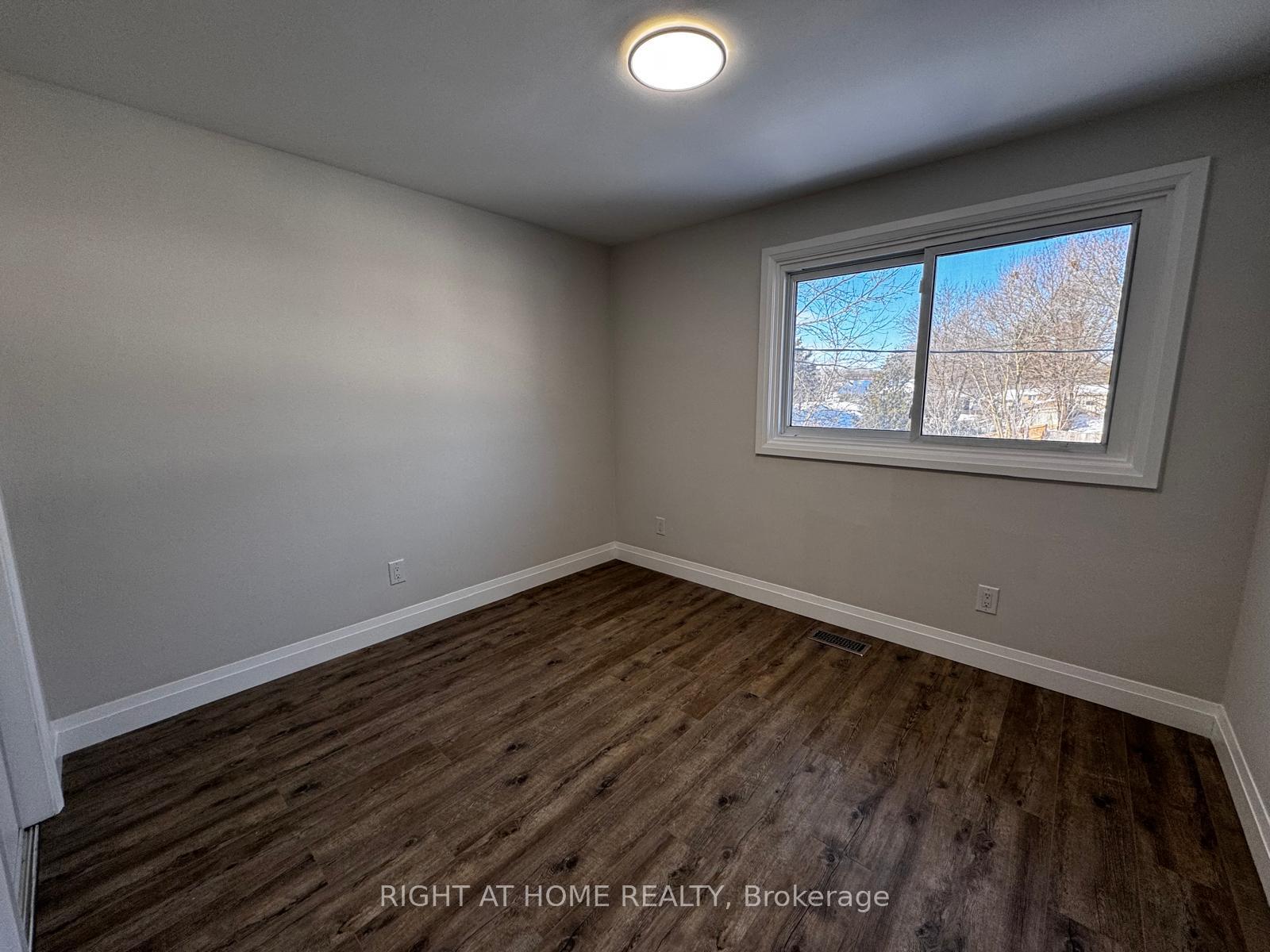 Photo 17 of 5 Queen Street, Barrie, Codrington — HOMEH