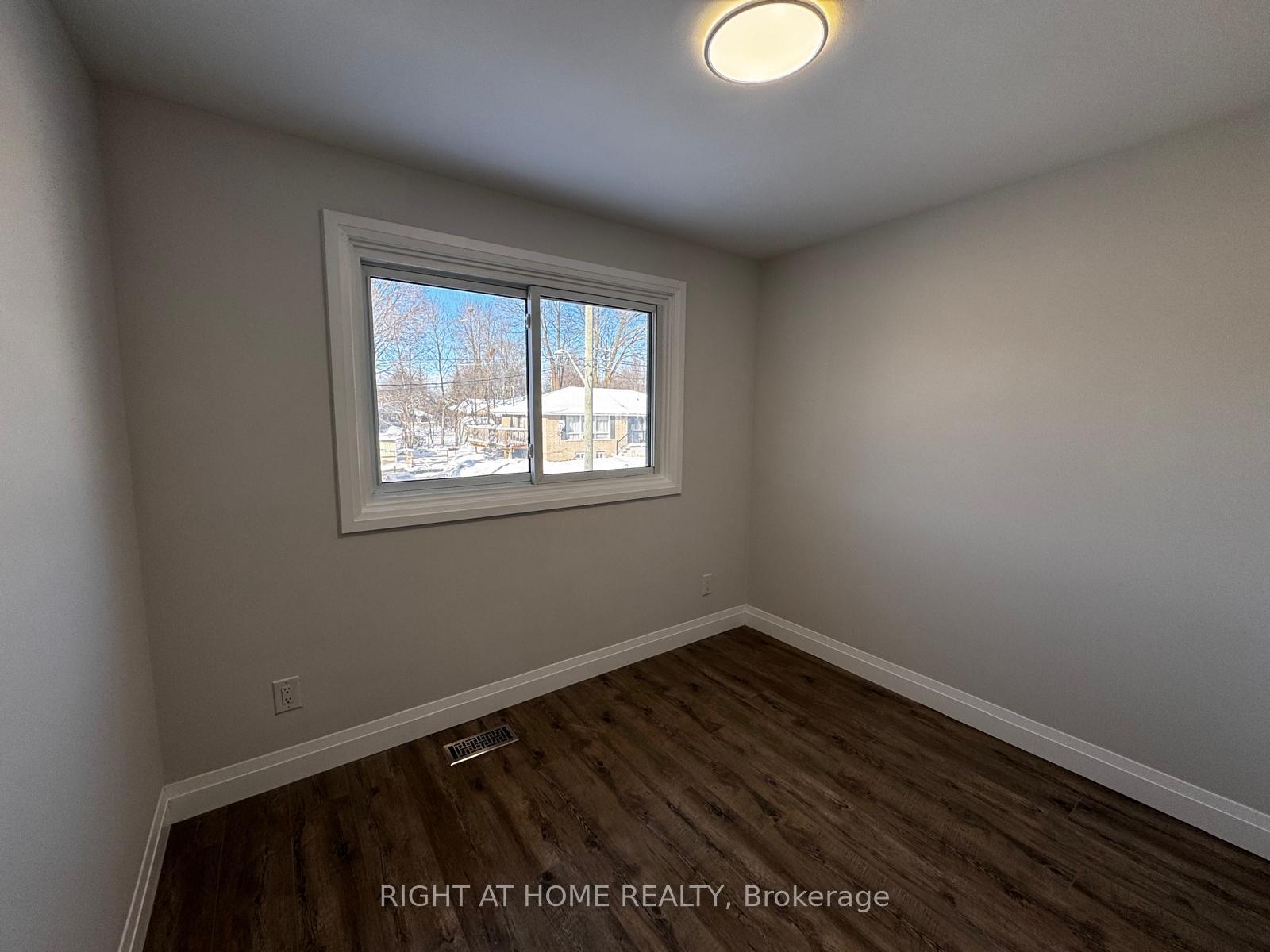 Photo 18 of 5 Queen Street, Barrie, Codrington — HOMEH