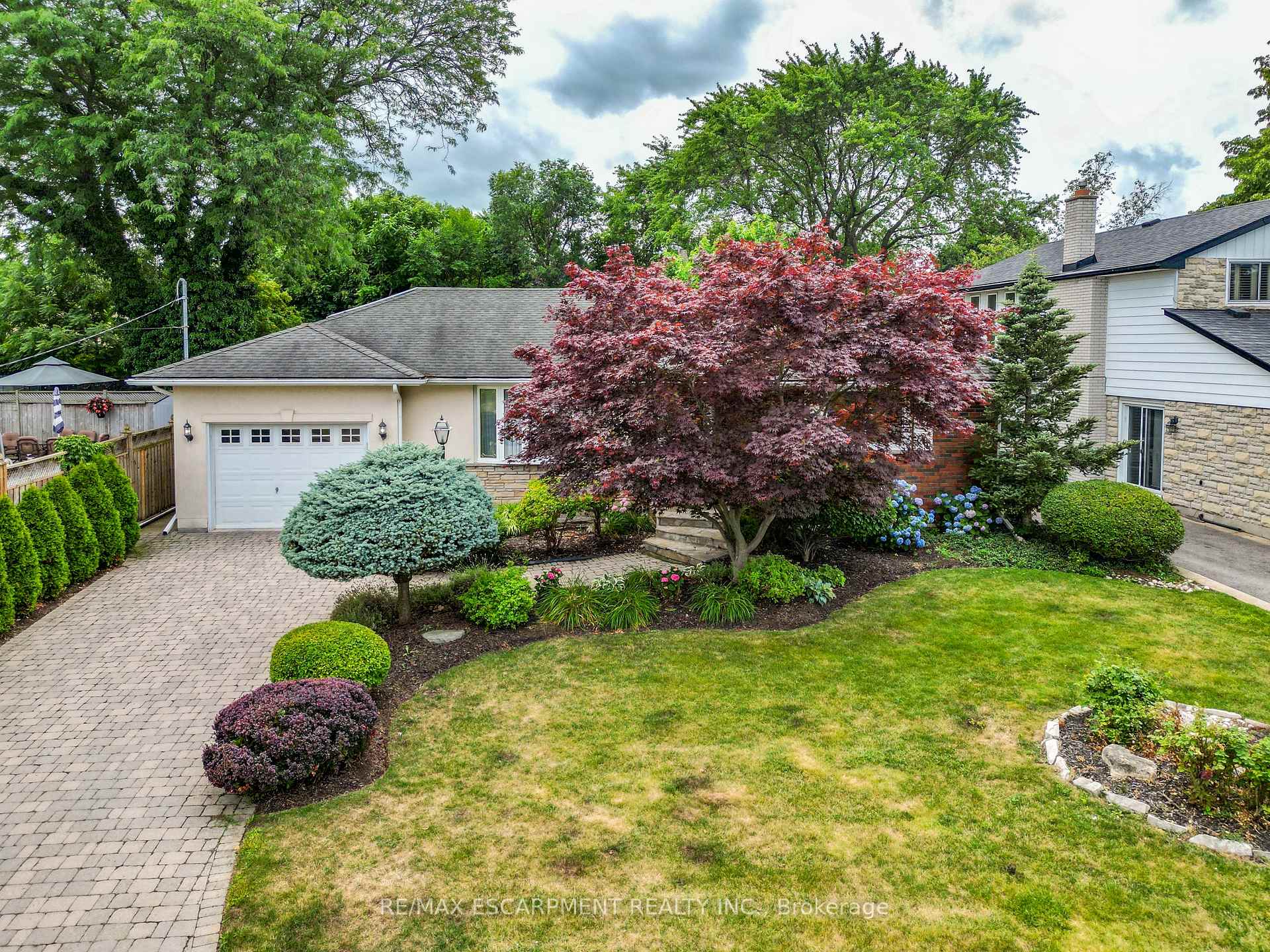 Photo 1 of 95 Mountain Avenue N, Hamilton, Stoney Creek — HOMEH