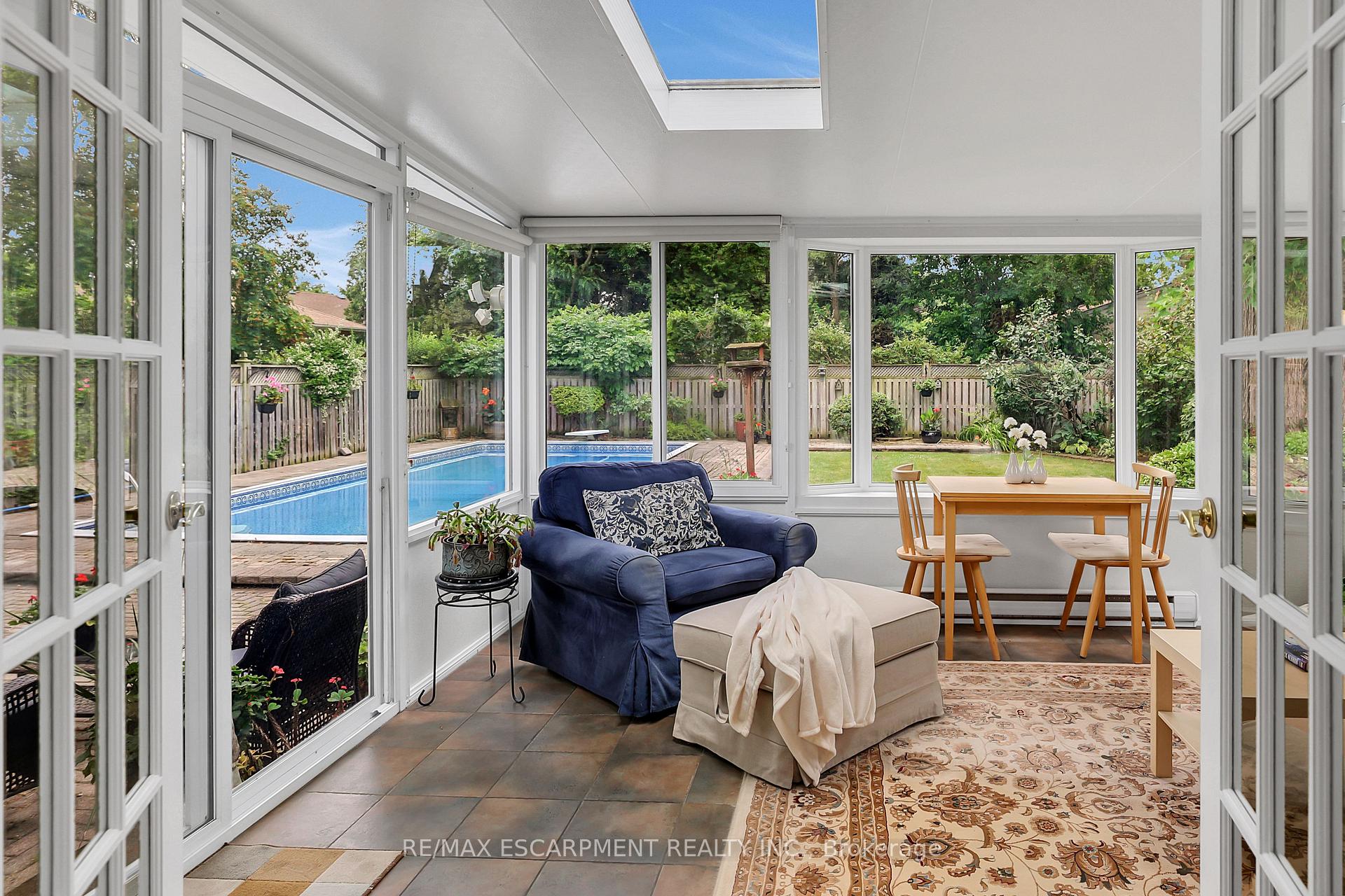 Photo 9 of 95 Mountain Avenue N, Hamilton, Stoney Creek — HOMEH