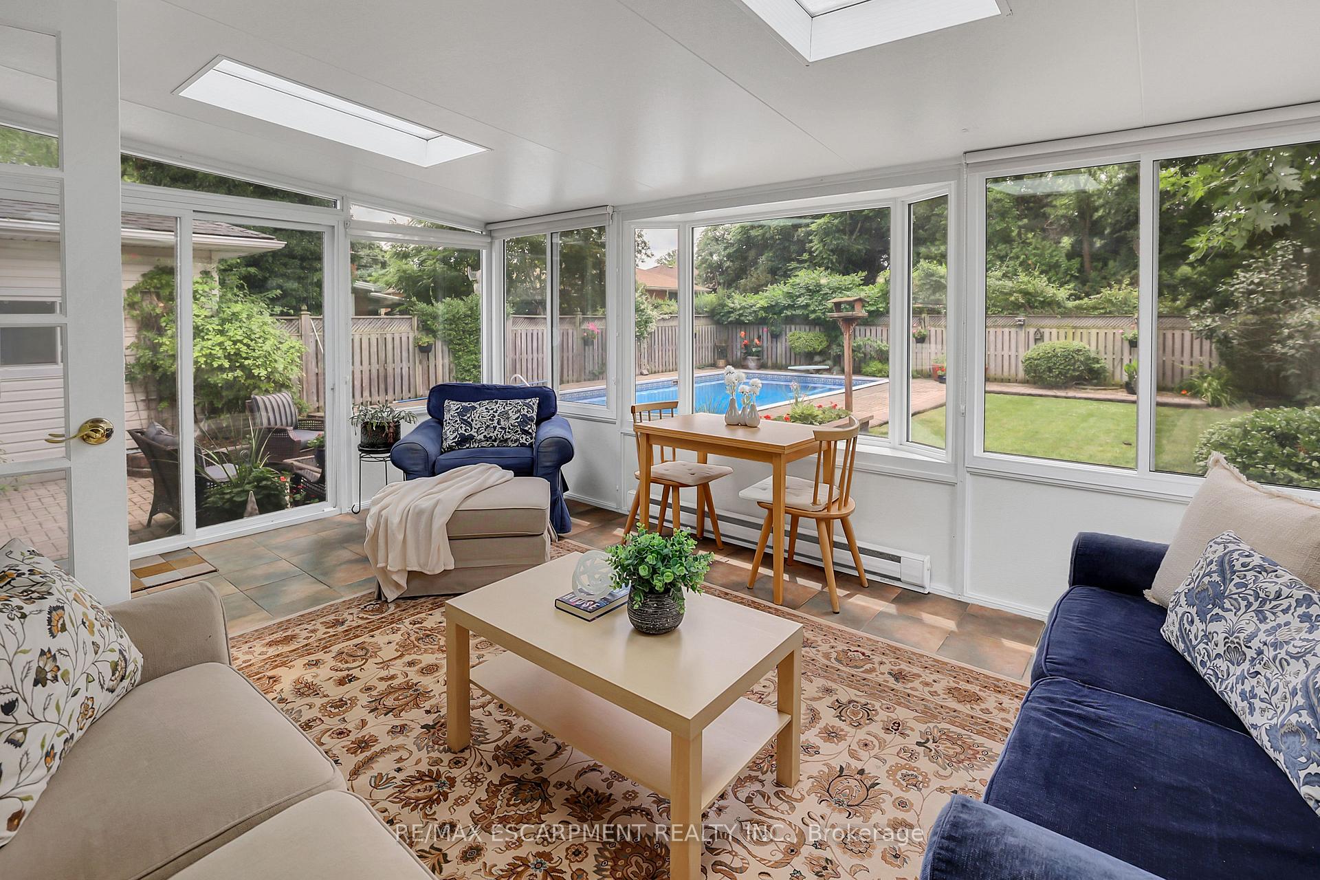 Photo 11 of 95 Mountain Avenue N, Hamilton, Stoney Creek — HOMEH