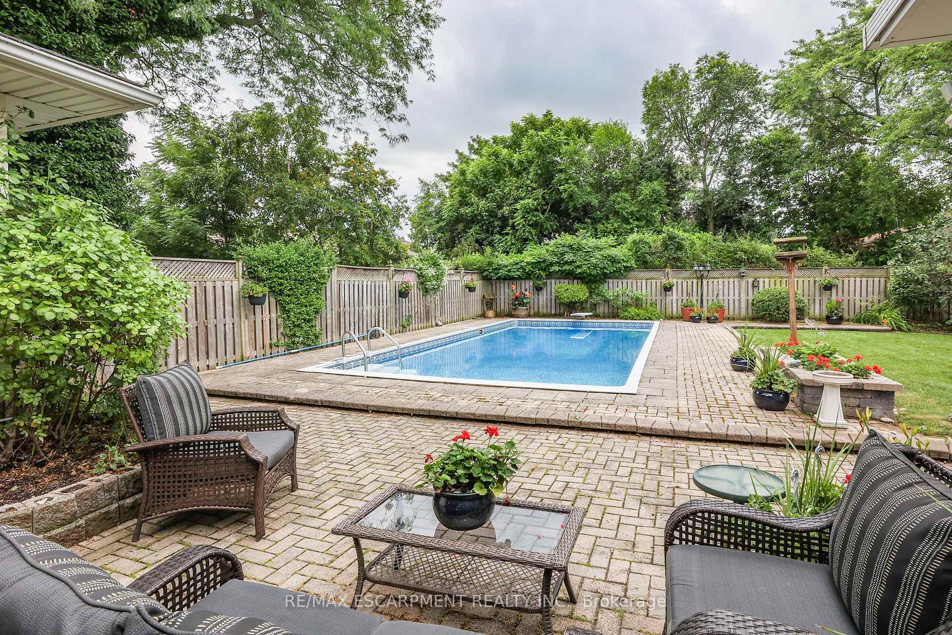 Photo 12 of 95 Mountain Avenue N, Hamilton, Stoney Creek — HOMEH