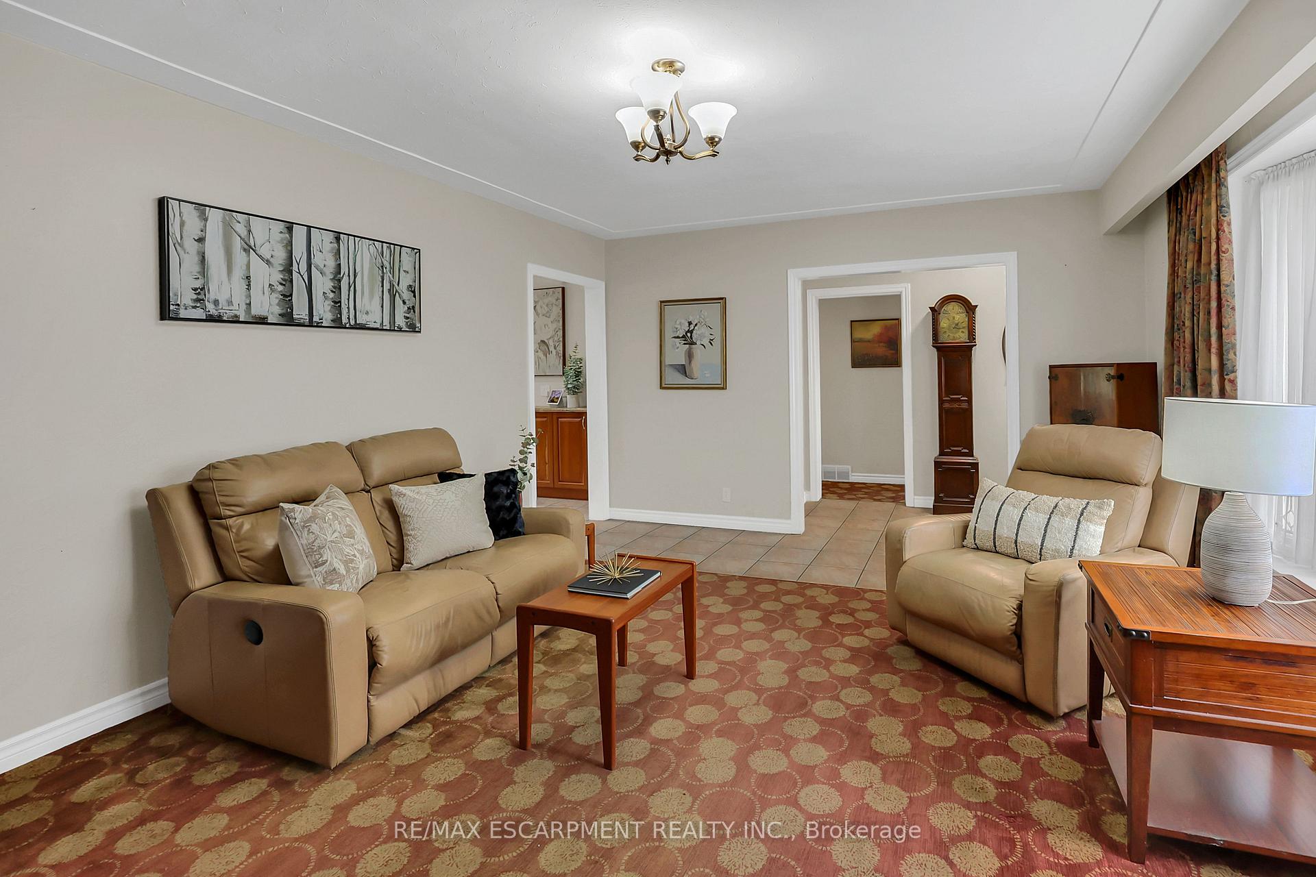 Photo 22 of 95 Mountain Avenue N, Hamilton, Stoney Creek — HOMEH