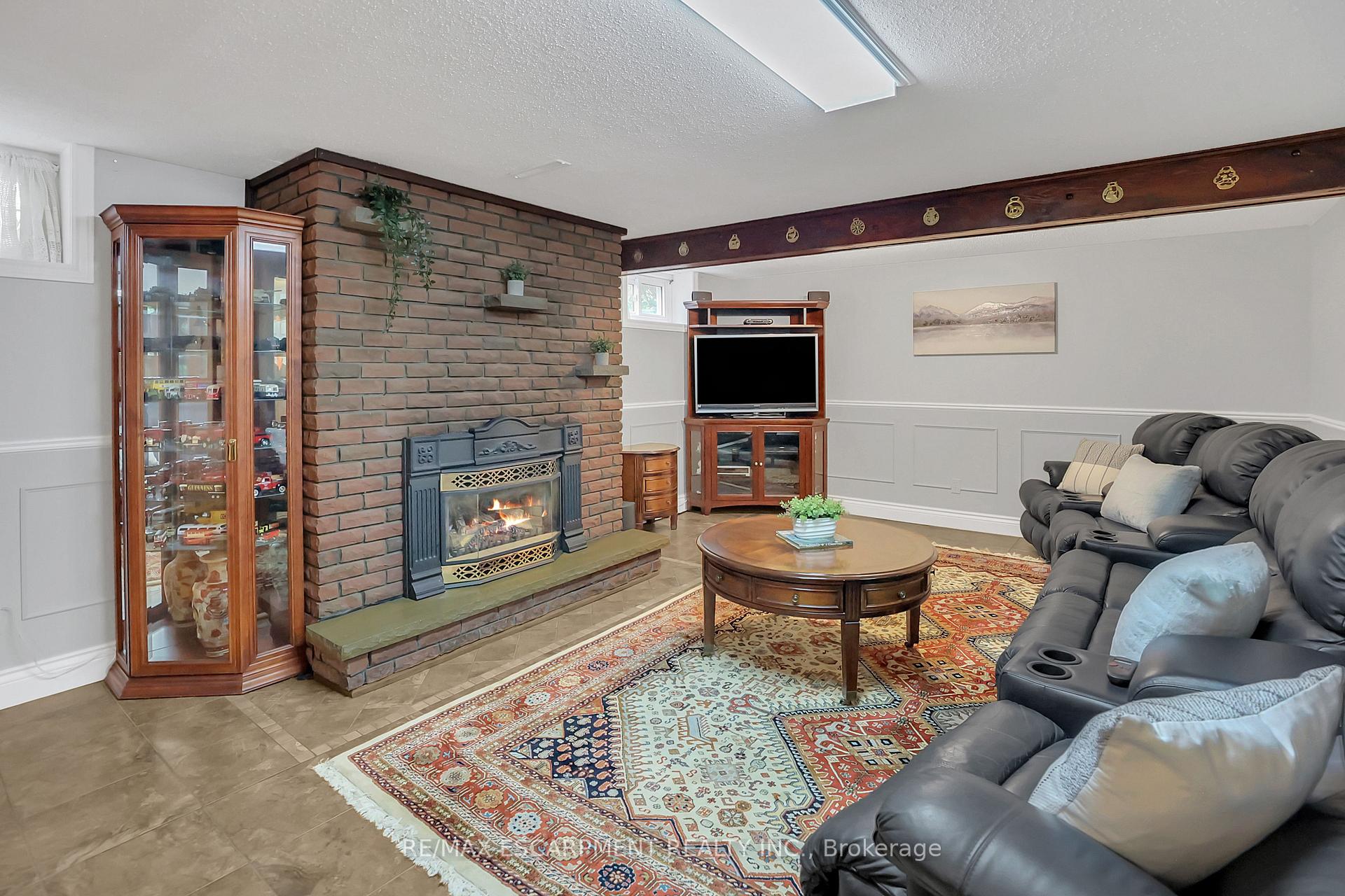 Photo 24 of 95 Mountain Avenue N, Hamilton, Stoney Creek — HOMEH