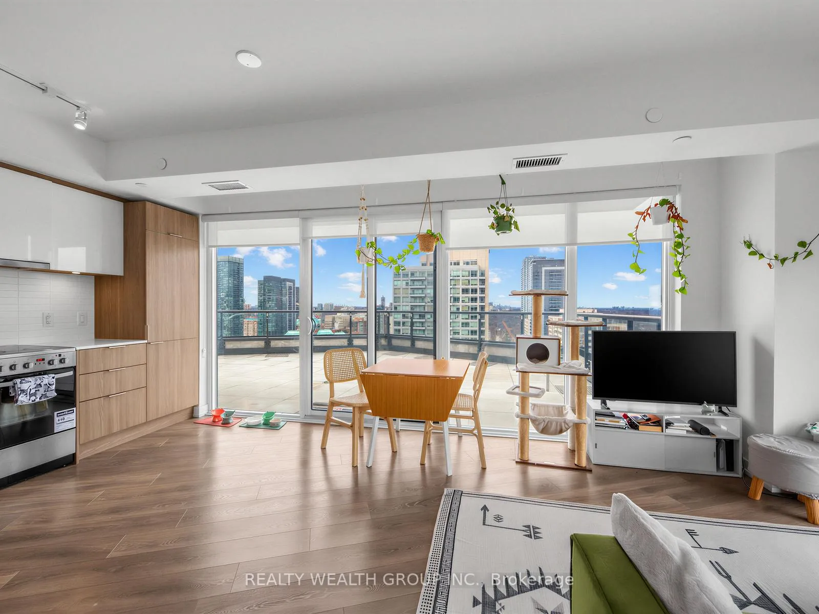 Photo 12 of 159 Wellesley Street E, Toronto, Cabbagetown-South St. James Town — HOMEH