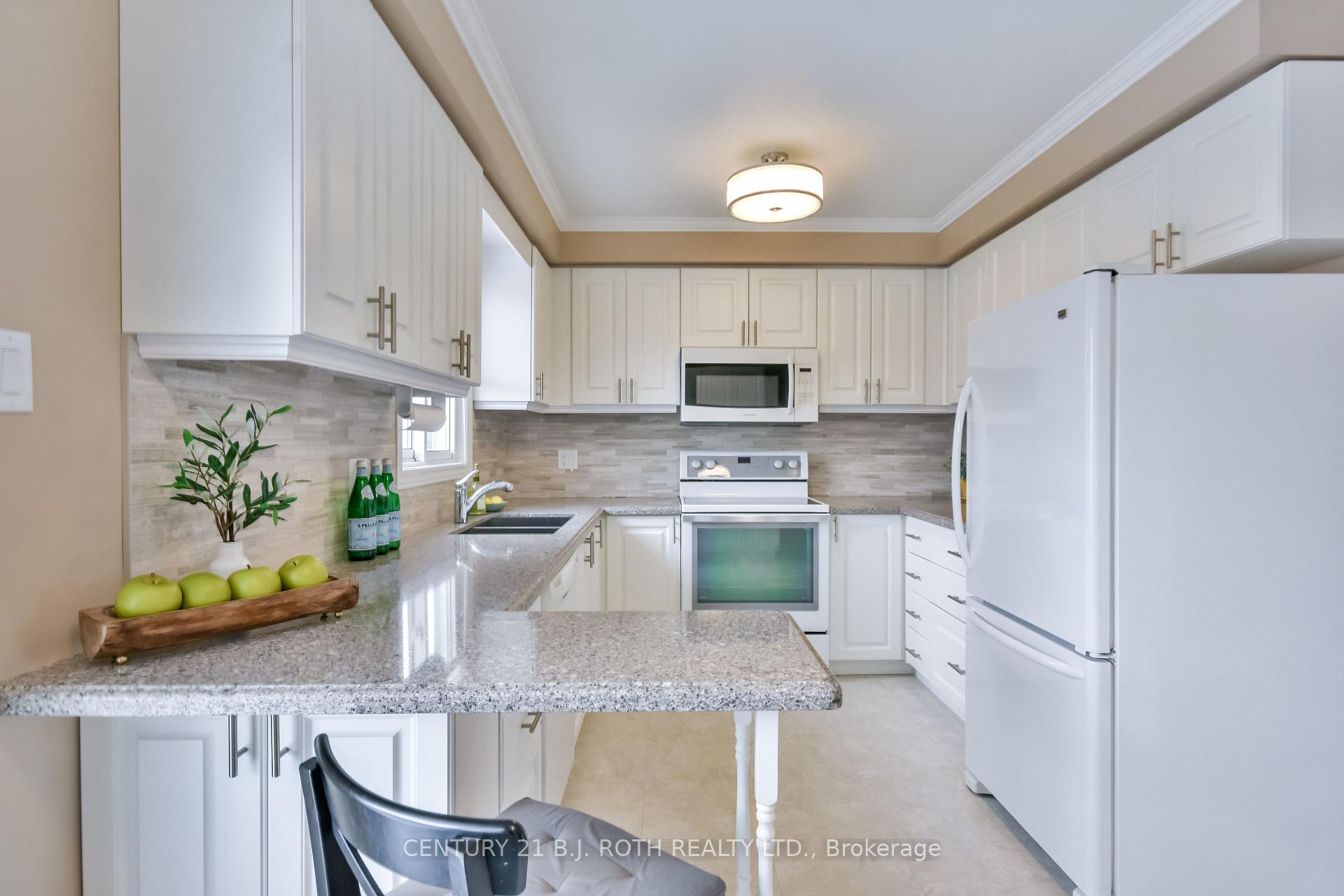 Photo 9 of 394 Anne Street N, Barrie, West Bayfield — HOMEH