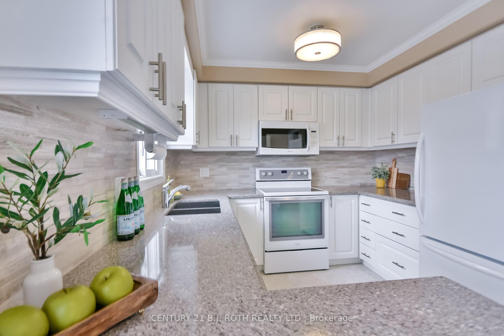 Photo 10 of 394 Anne Street N, Barrie, West Bayfield — HOMEH