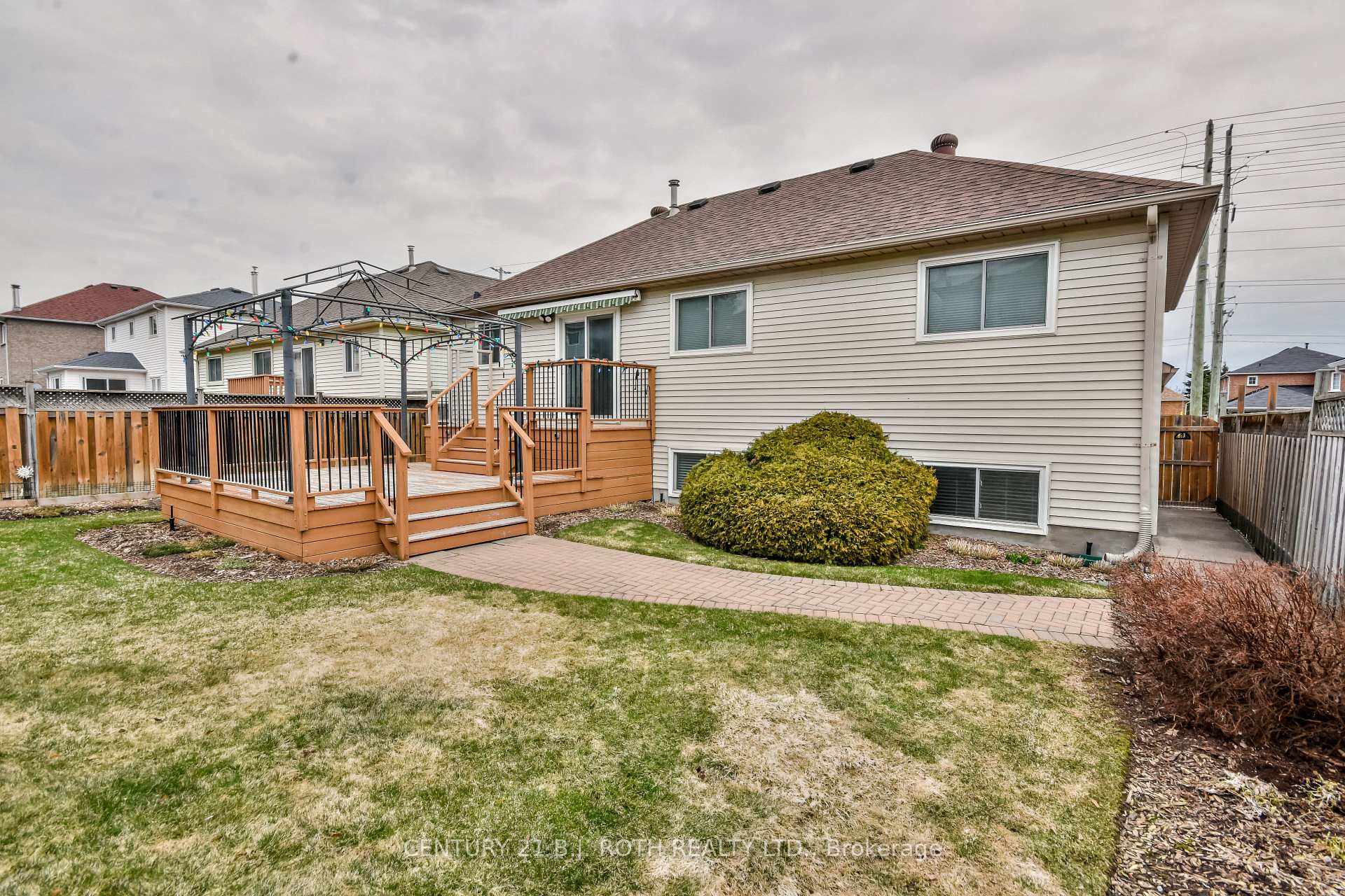 Photo 12 of 394 Anne Street N, Barrie, West Bayfield — HOMEH