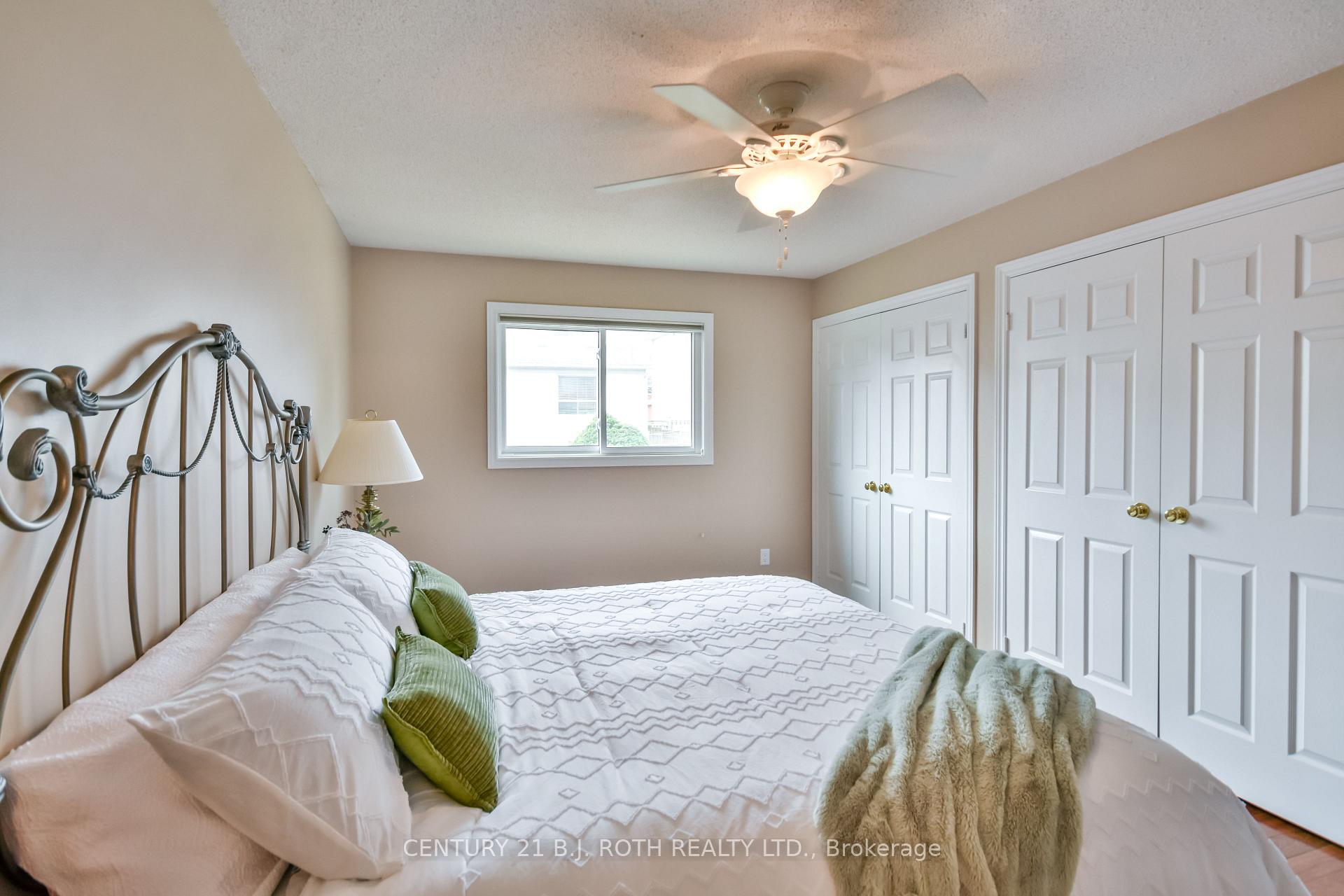 Photo 13 of 394 Anne Street N, Barrie, West Bayfield — HOMEH