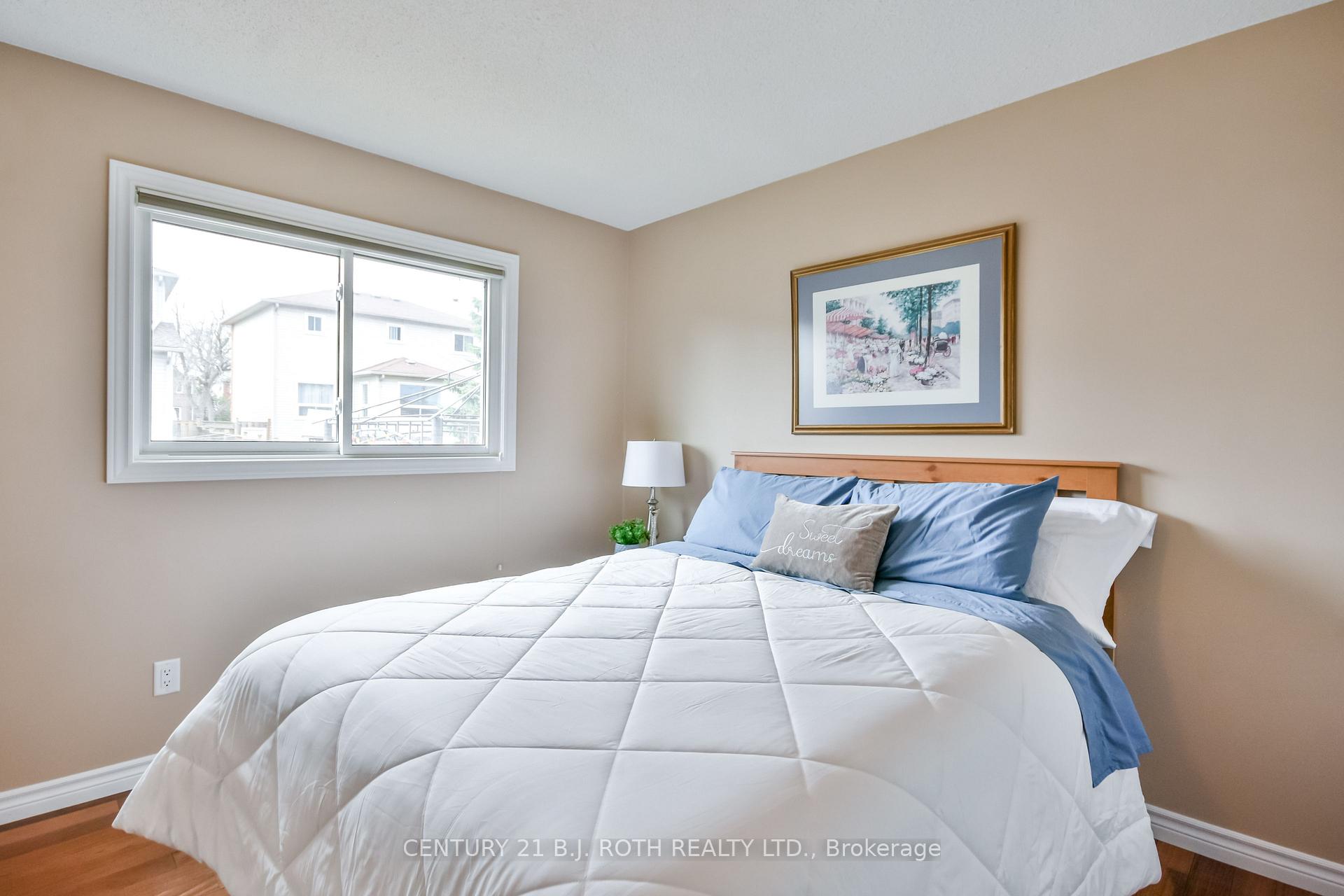 Photo 16 of 394 Anne Street N, Barrie, West Bayfield — HOMEH
