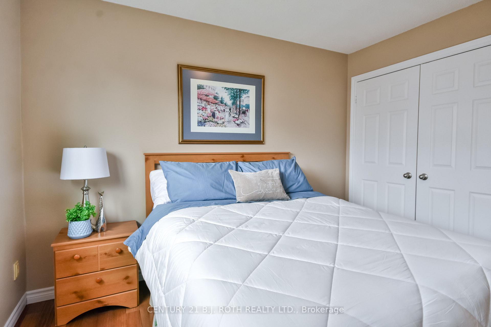 Photo 17 of 394 Anne Street N, Barrie, West Bayfield — HOMEH
