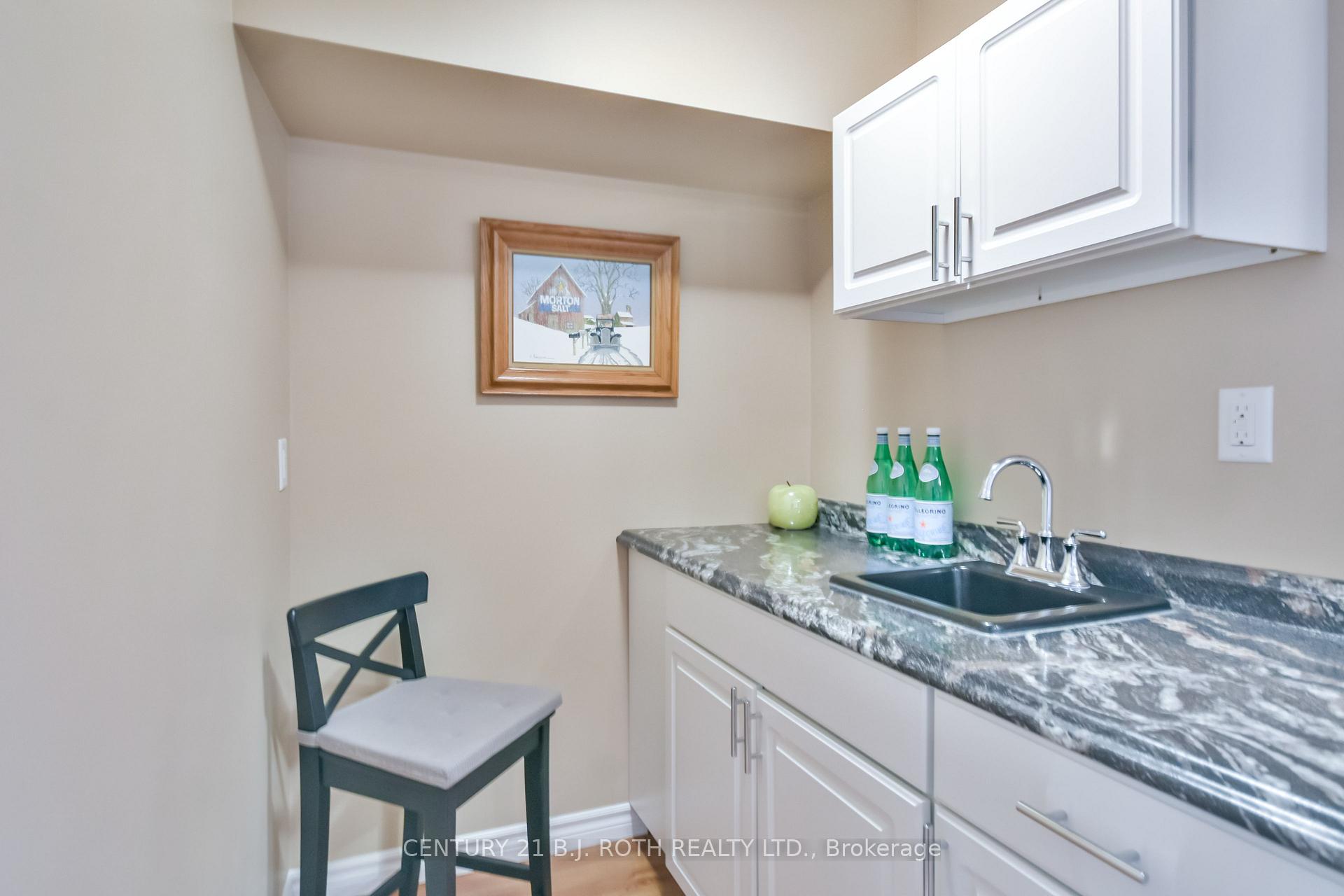 Photo 22 of 394 Anne Street N, Barrie, West Bayfield — HOMEH