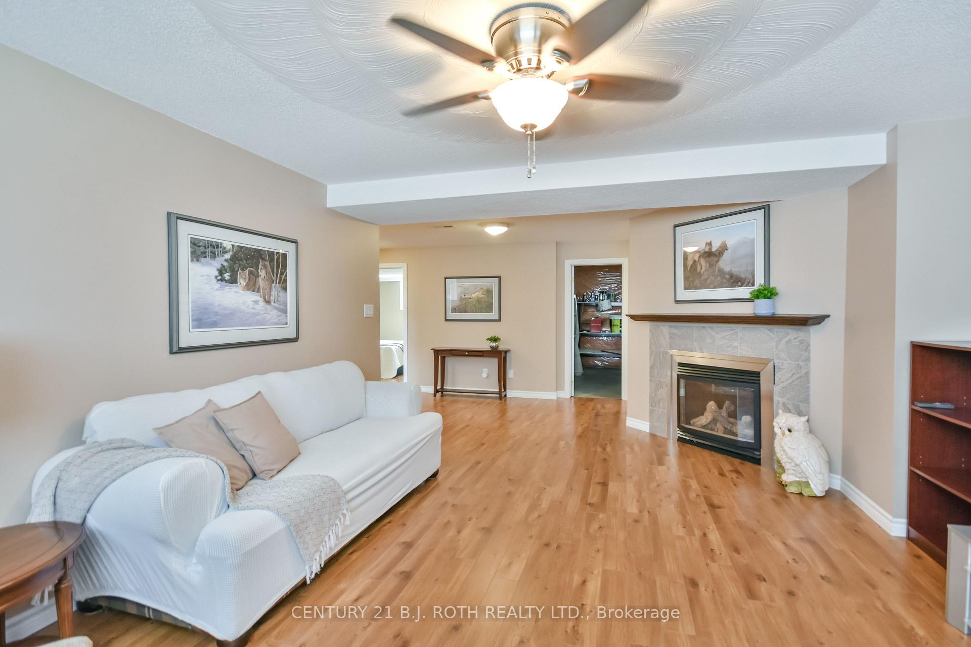 Photo 23 of 394 Anne Street N, Barrie, West Bayfield — HOMEH