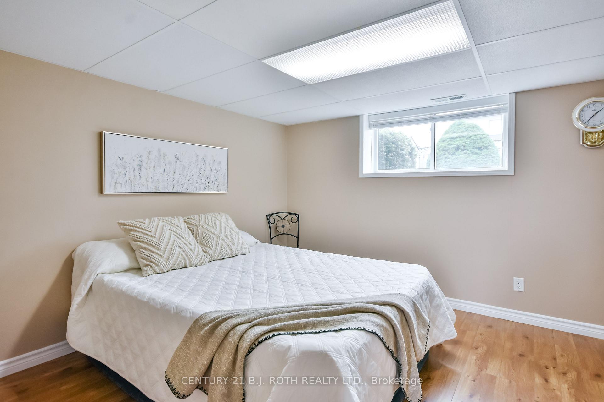 Photo 25 of 394 Anne Street N, Barrie, West Bayfield — HOMEH