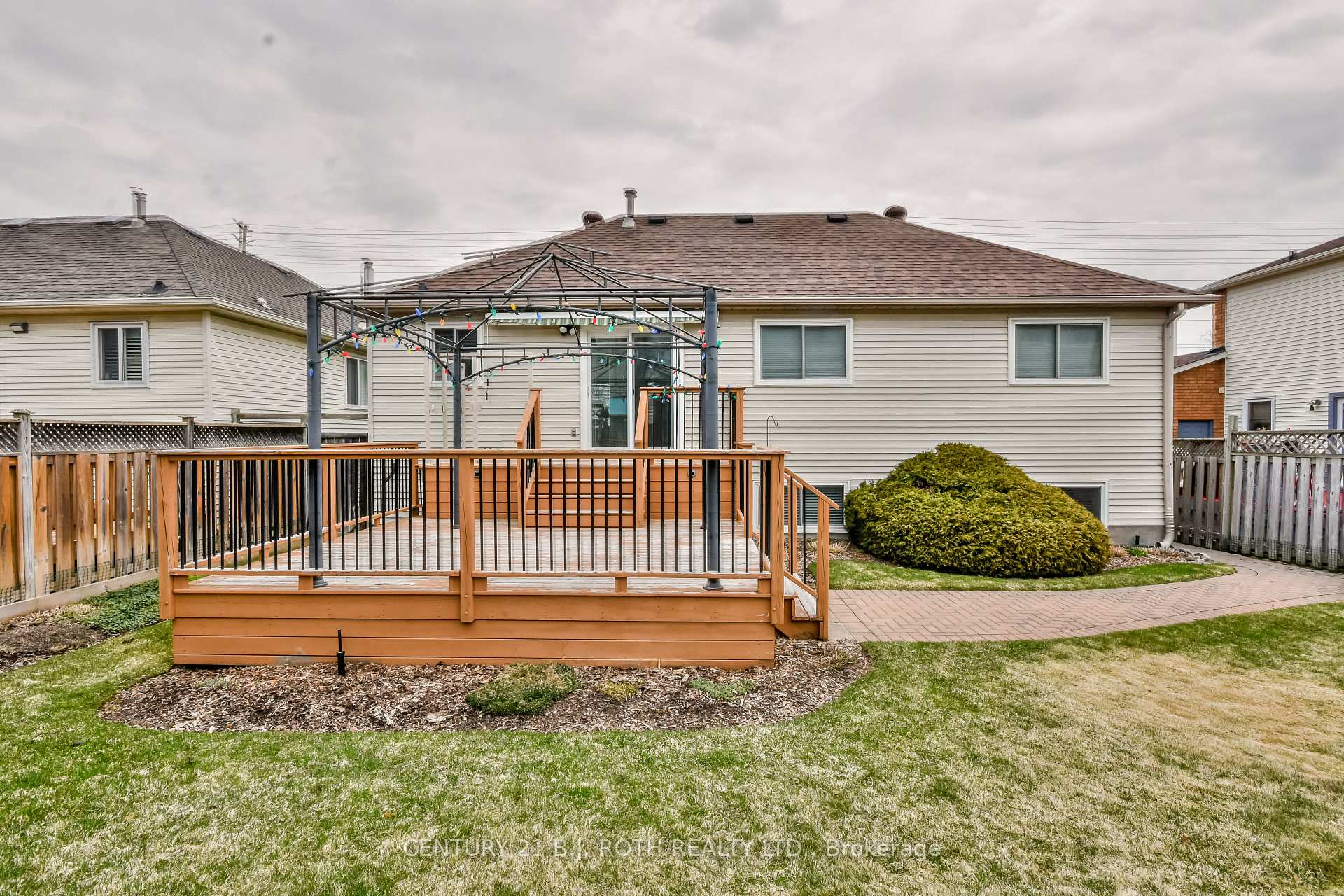 Photo 30 of 394 Anne Street N, Barrie, West Bayfield — HOMEH