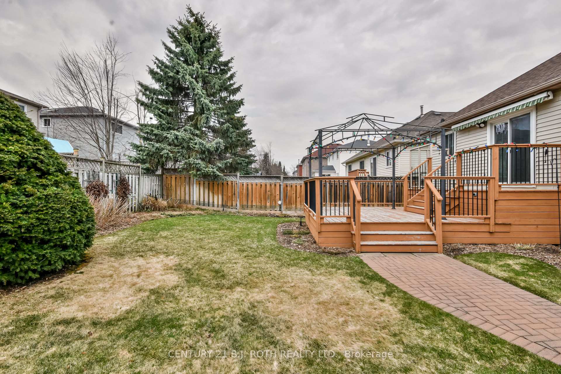 Photo 32 of 394 Anne Street N, Barrie, West Bayfield — HOMEH