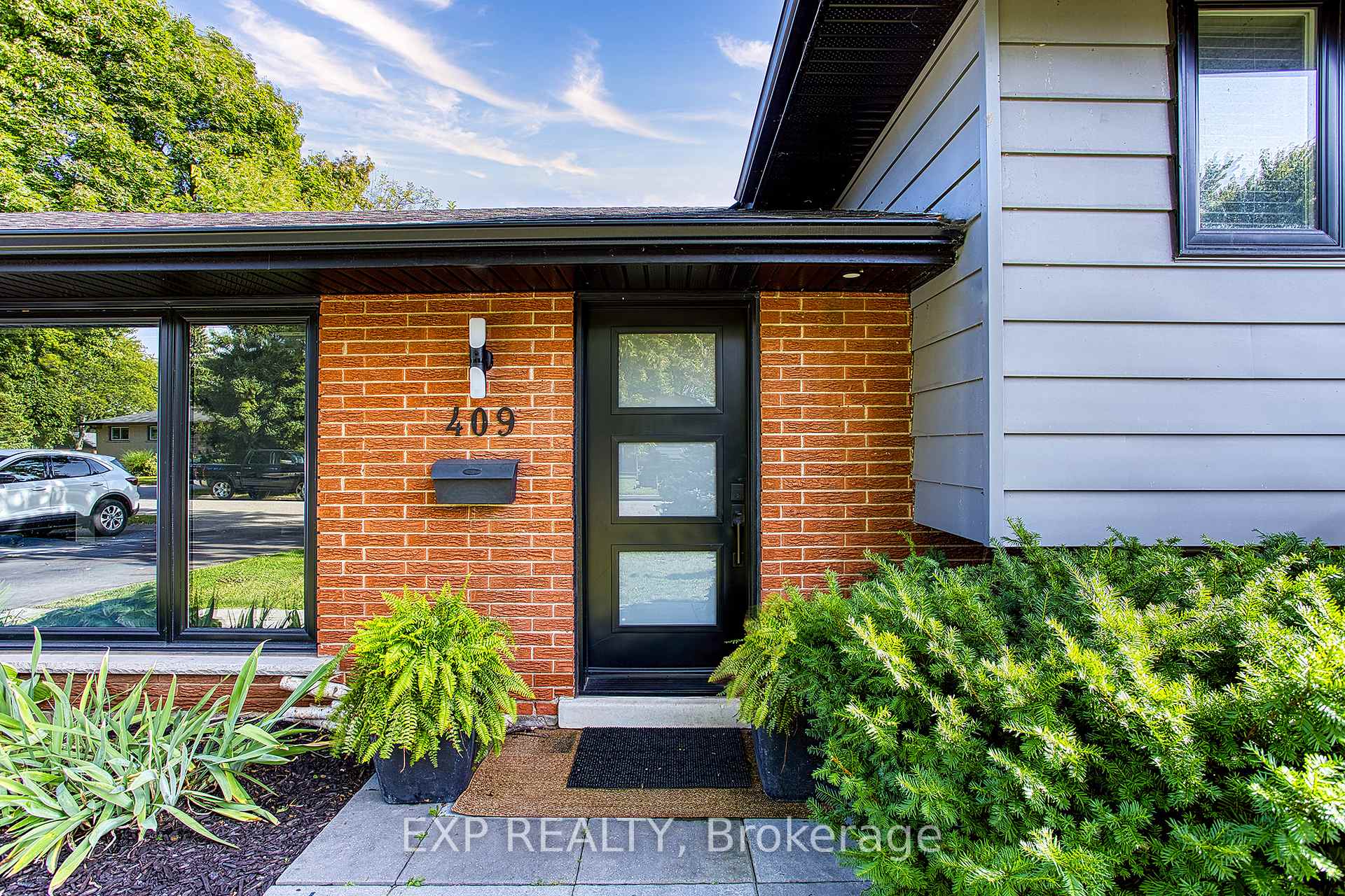Photo 4 of 409 Erindale Drive, Burlington, Appleby — HOMEH