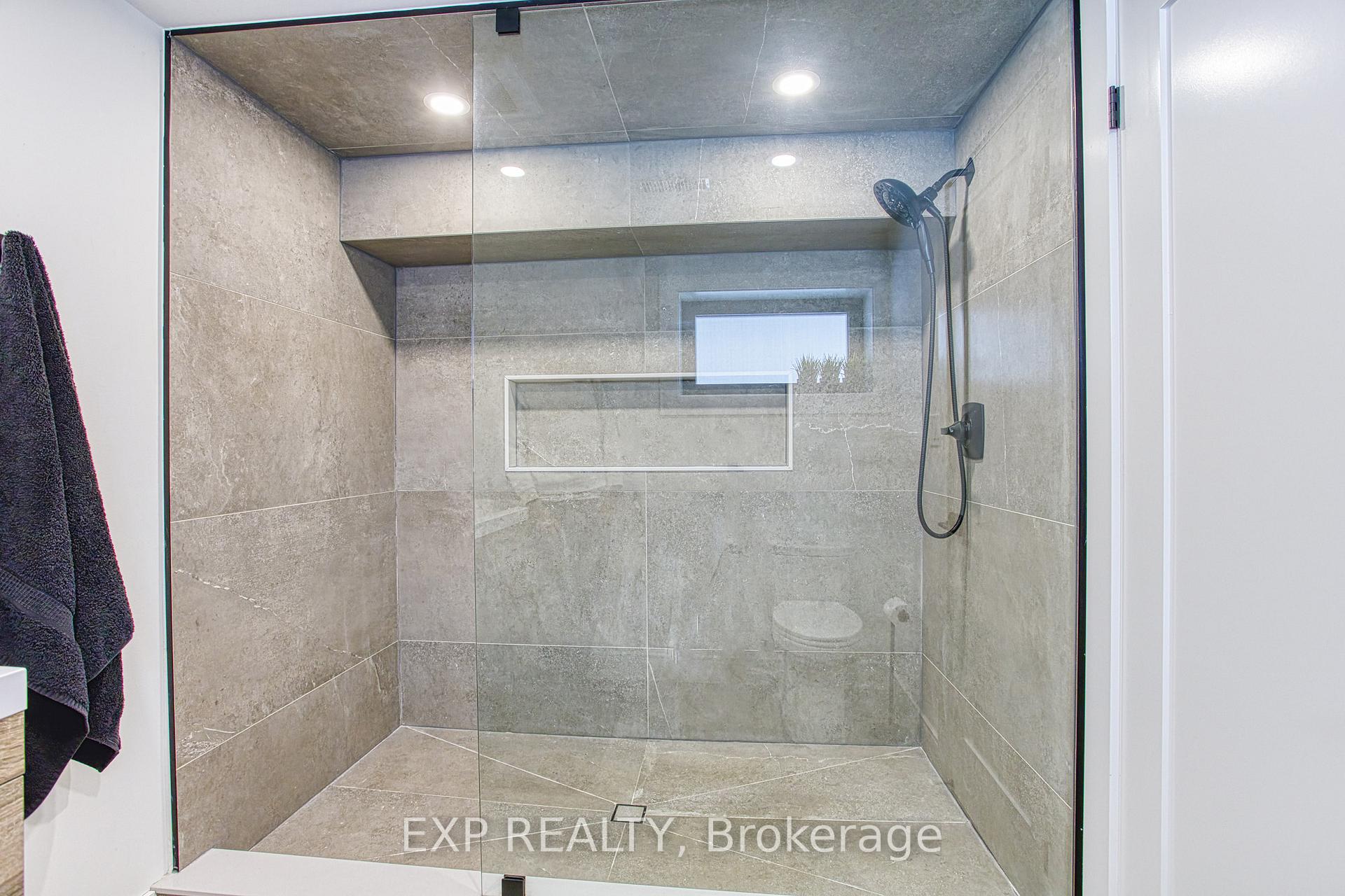 Photo 33 of 409 Erindale Drive, Burlington, Appleby — HOMEH