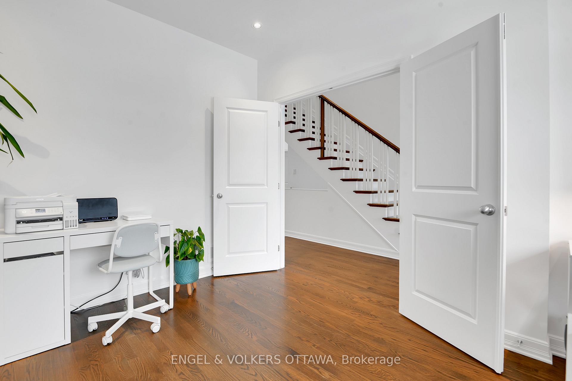 Photo 6 of 553 Kilbirnie Drive, Ottawa, Barrhaven - Stonebridge — HOMEH