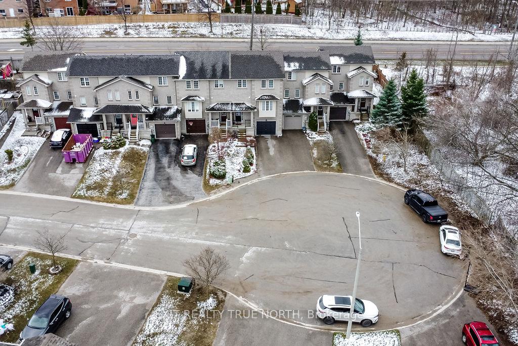 Photo 2 of 37 Pass Court, Barrie, Ardagh — HOMEH