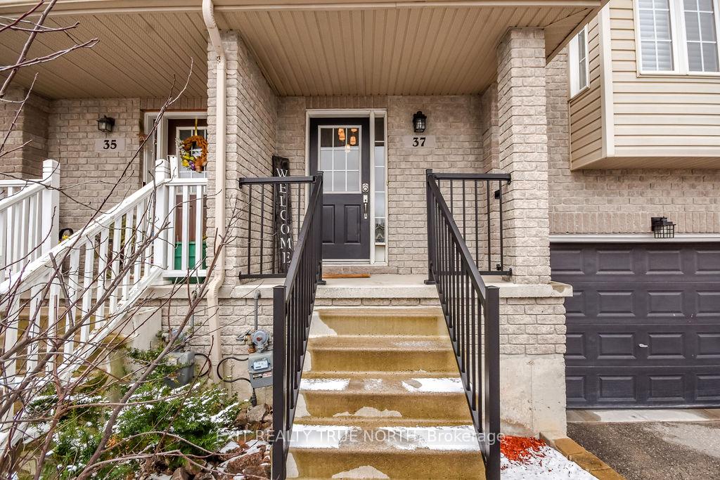 Photo 3 of 37 Pass Court, Barrie, Ardagh — HOMEH
