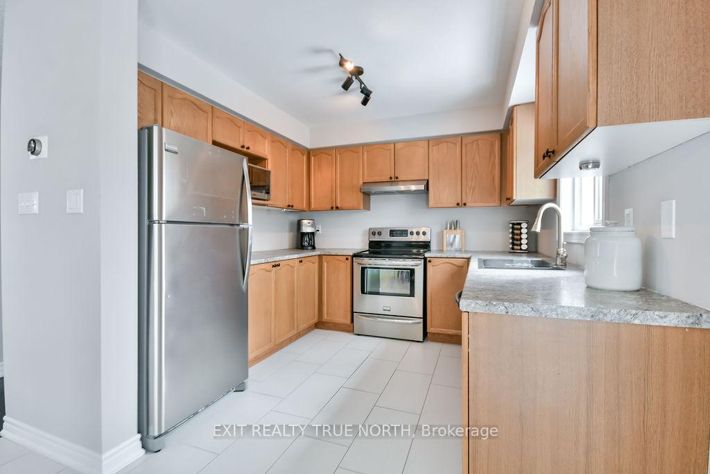 Photo 11 of 37 Pass Court, Barrie, Ardagh — HOMEH