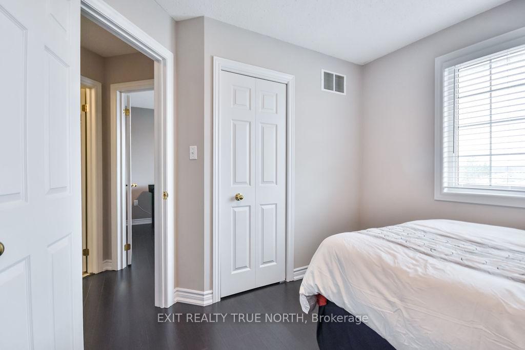 Photo 15 of 37 Pass Court, Barrie, Ardagh — HOMEH