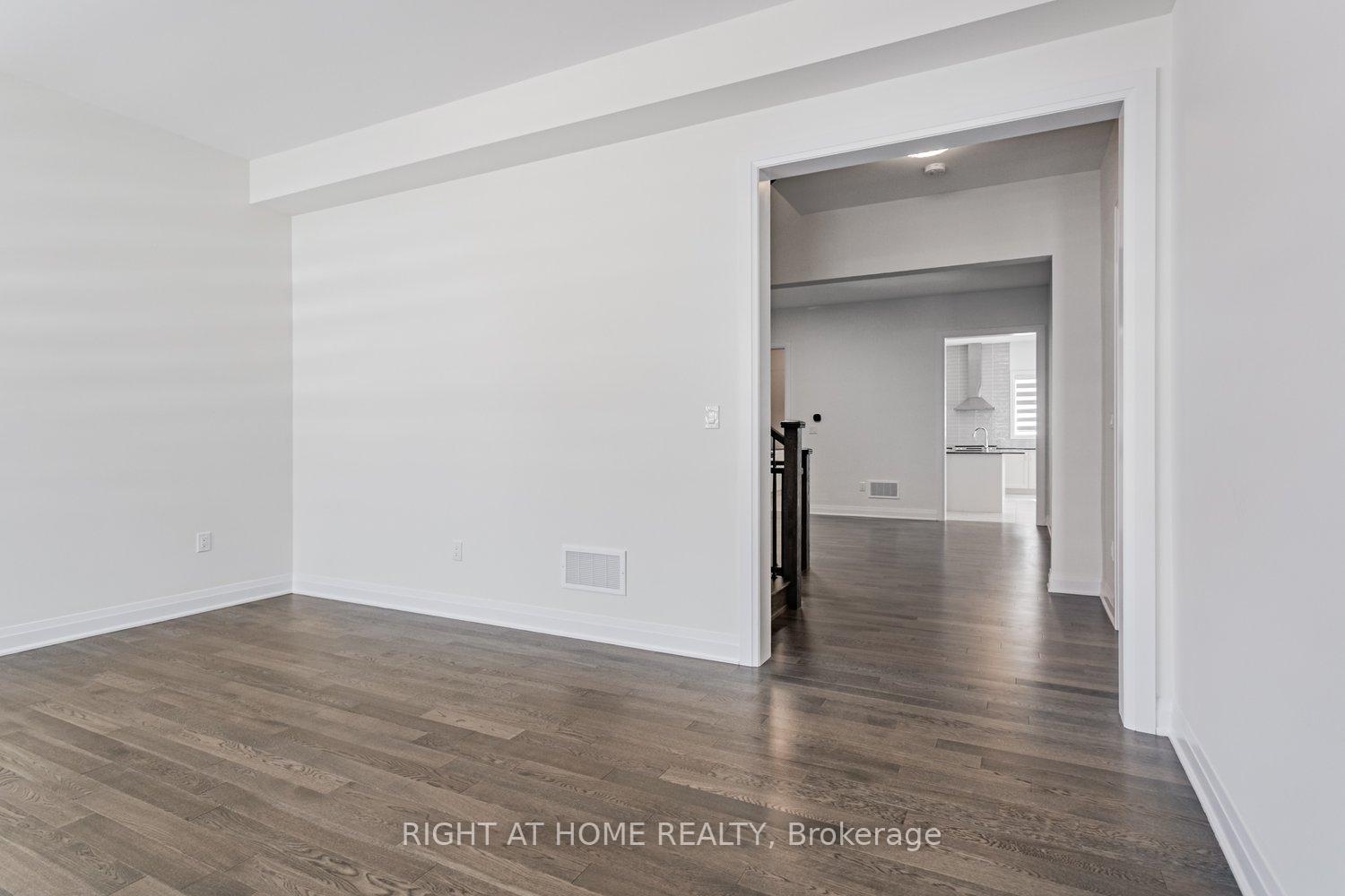 Photo 4 of 13 Oceanic Avenue, Brampton, Northwest Brampton — HOMEH