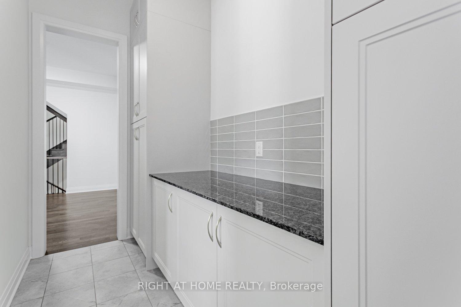 Photo 9 of 13 Oceanic Avenue, Brampton, Northwest Brampton — HOMEH