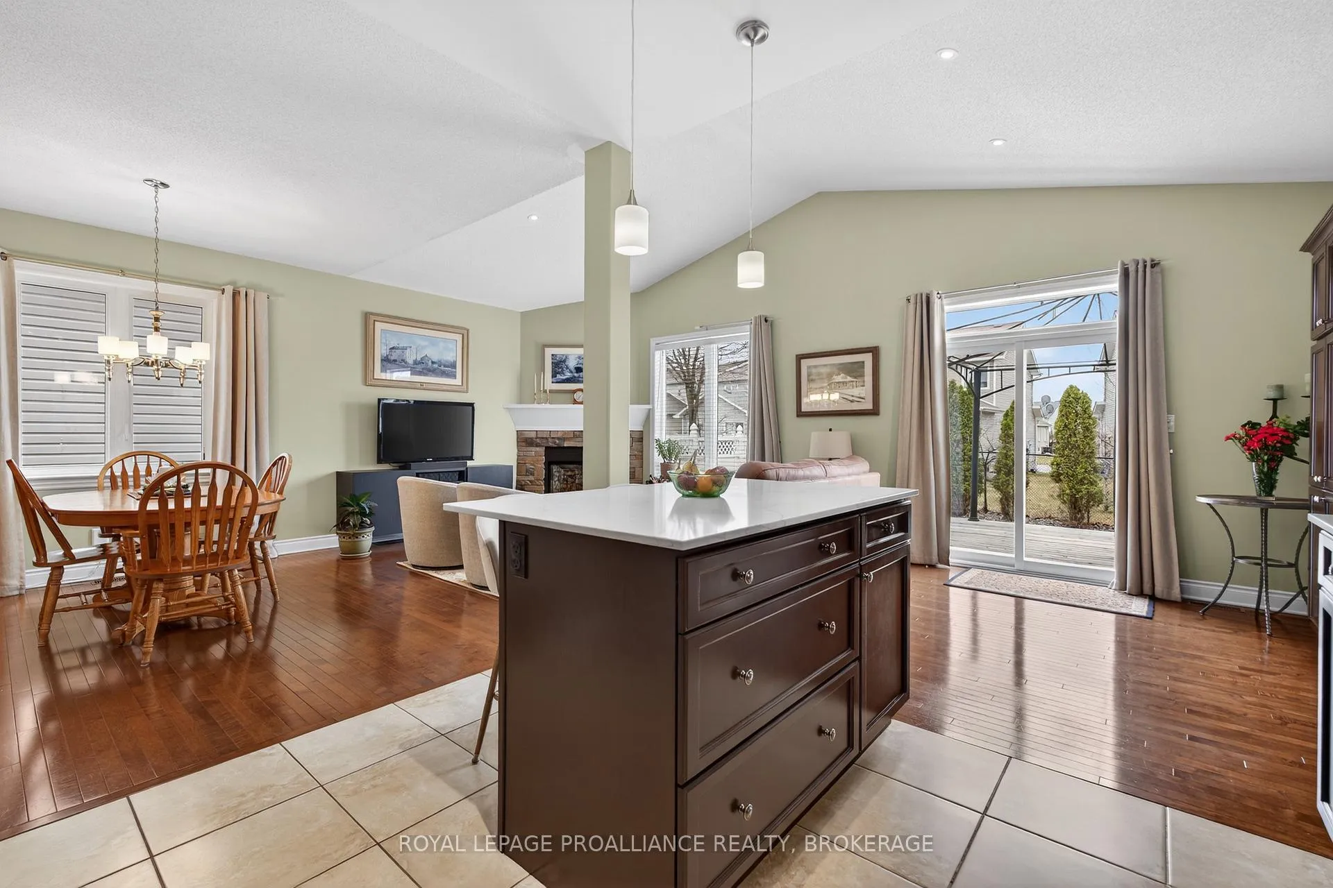 Photo 13 of 1433 Evergreen Drive, Kingston, City Northwest — HOMEH