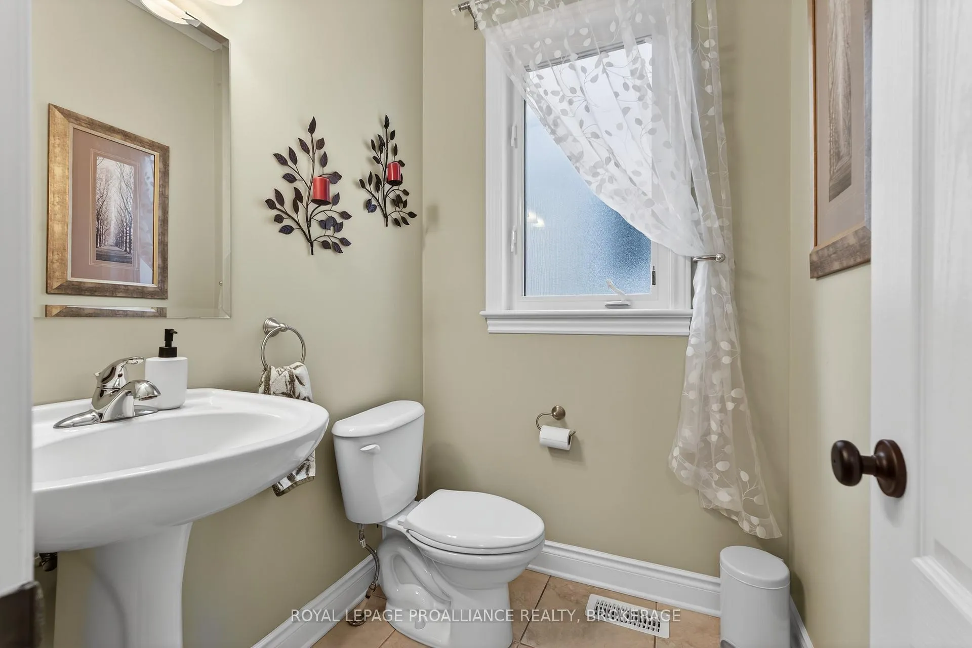 Photo 17 of 1433 Evergreen Drive, Kingston, City Northwest — HOMEH