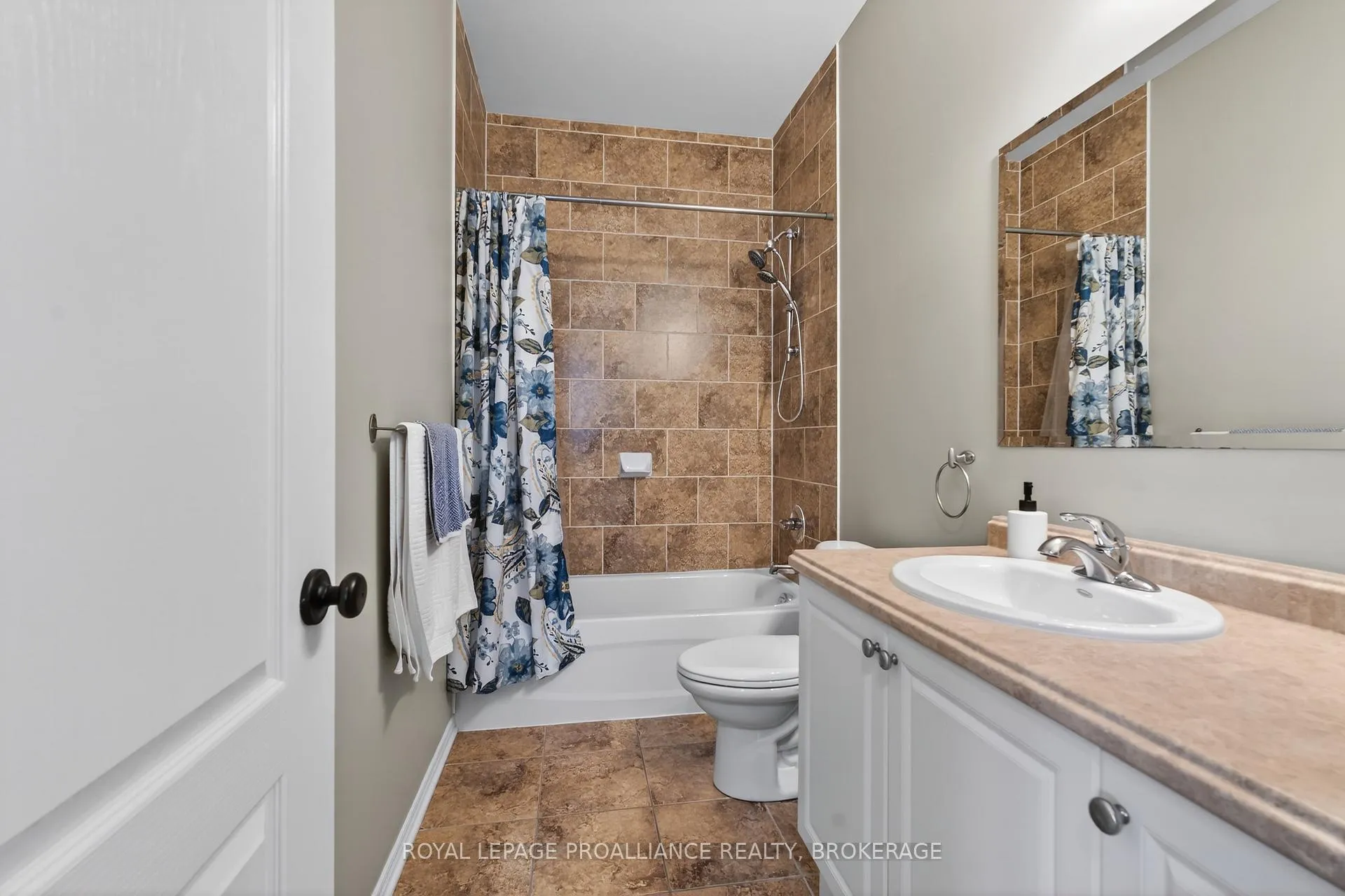 Photo 27 of 1433 Evergreen Drive, Kingston, City Northwest — HOMEH