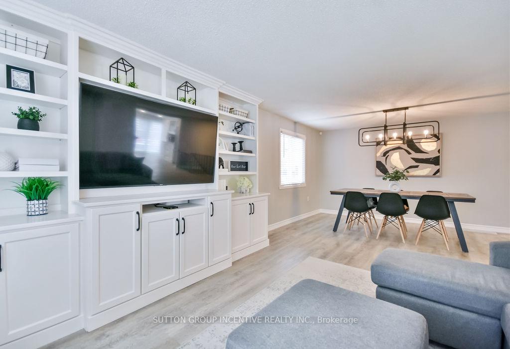 Photo 5 of 29 Wells Crescent, Barrie, Sunnidale — HOMEH