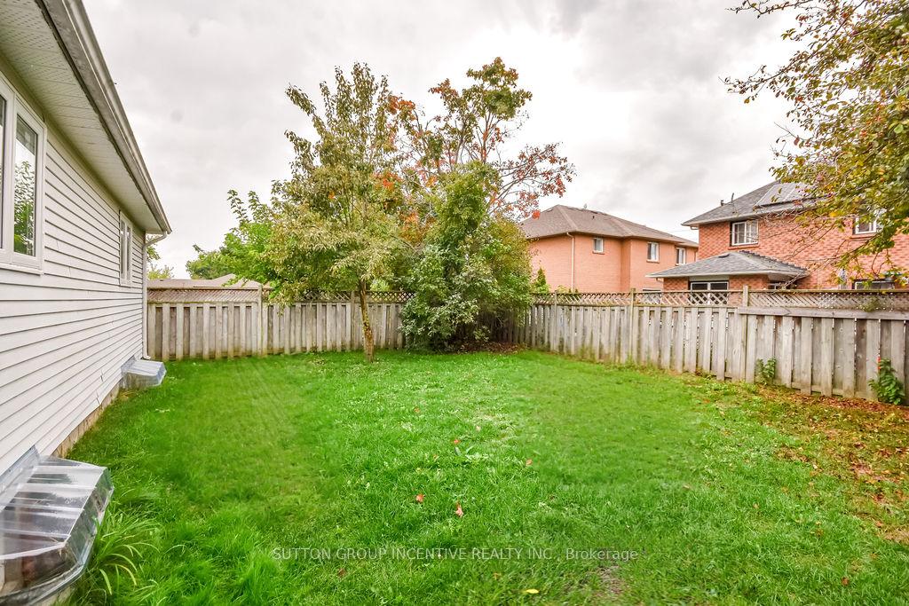 Photo 24 of 29 Wells Crescent, Barrie, Sunnidale — HOMEH