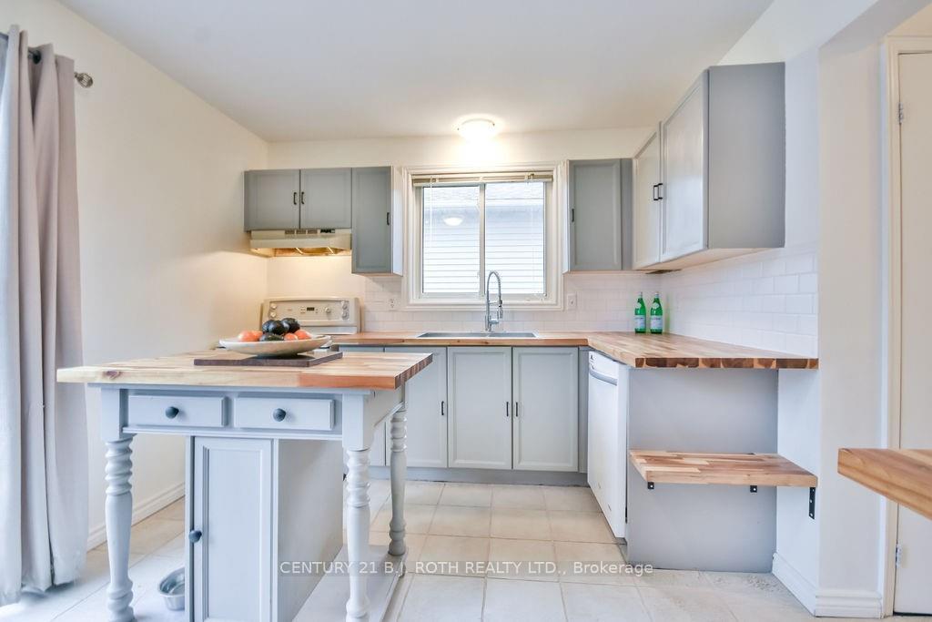Photo 4 of 53 Gosney Crescent, Barrie, Painswick North — HOMEH