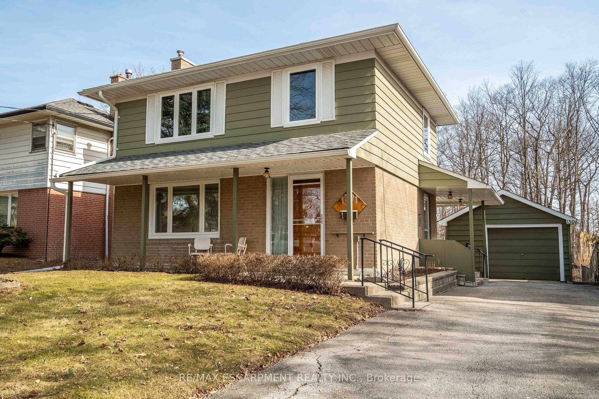 Photo 3 of 1391 Augustine Drive, Burlington, Mountainside — HOMEH