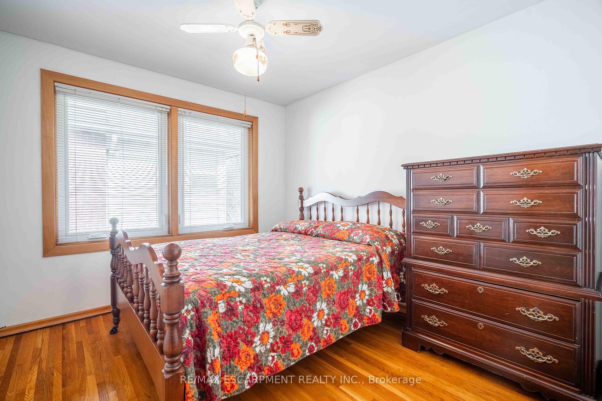 Photo 17 of 1391 Augustine Drive, Burlington, Mountainside — HOMEH