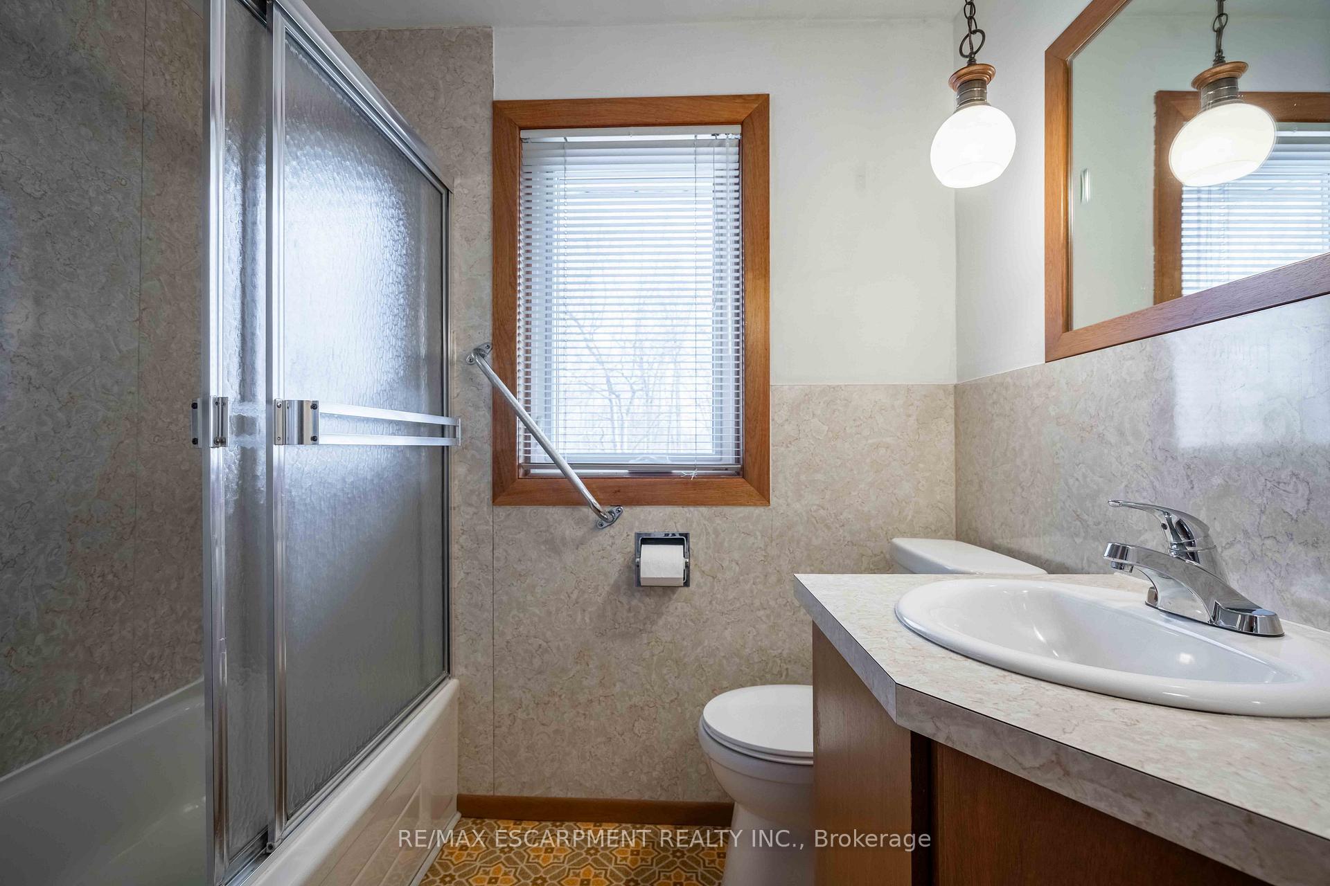 Photo 18 of 1391 Augustine Drive, Burlington, Mountainside — HOMEH