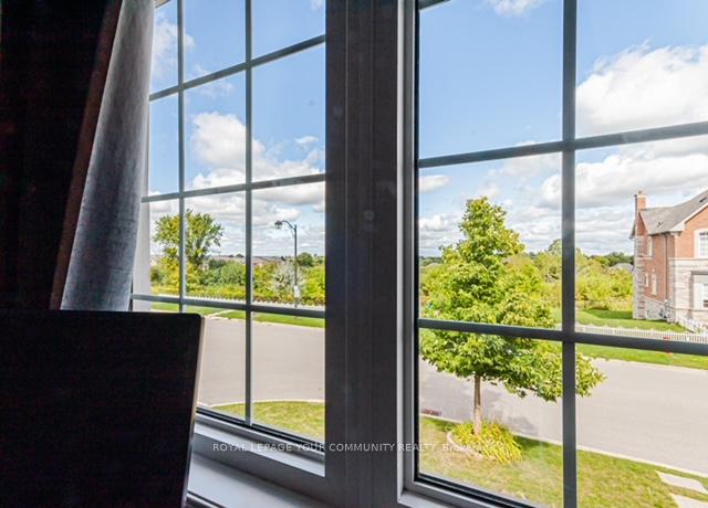 Photo 13 of 290 Thomas Phillips Drive, Aurora, Rural Aurora — HOMEH
