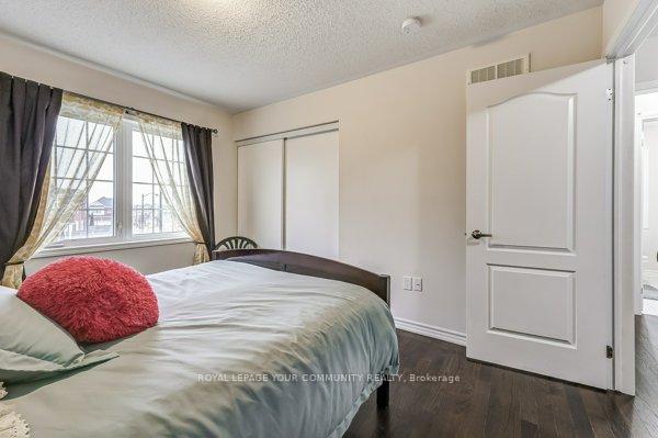 Photo 15 of 290 Thomas Phillips Drive, Aurora, Rural Aurora — HOMEH