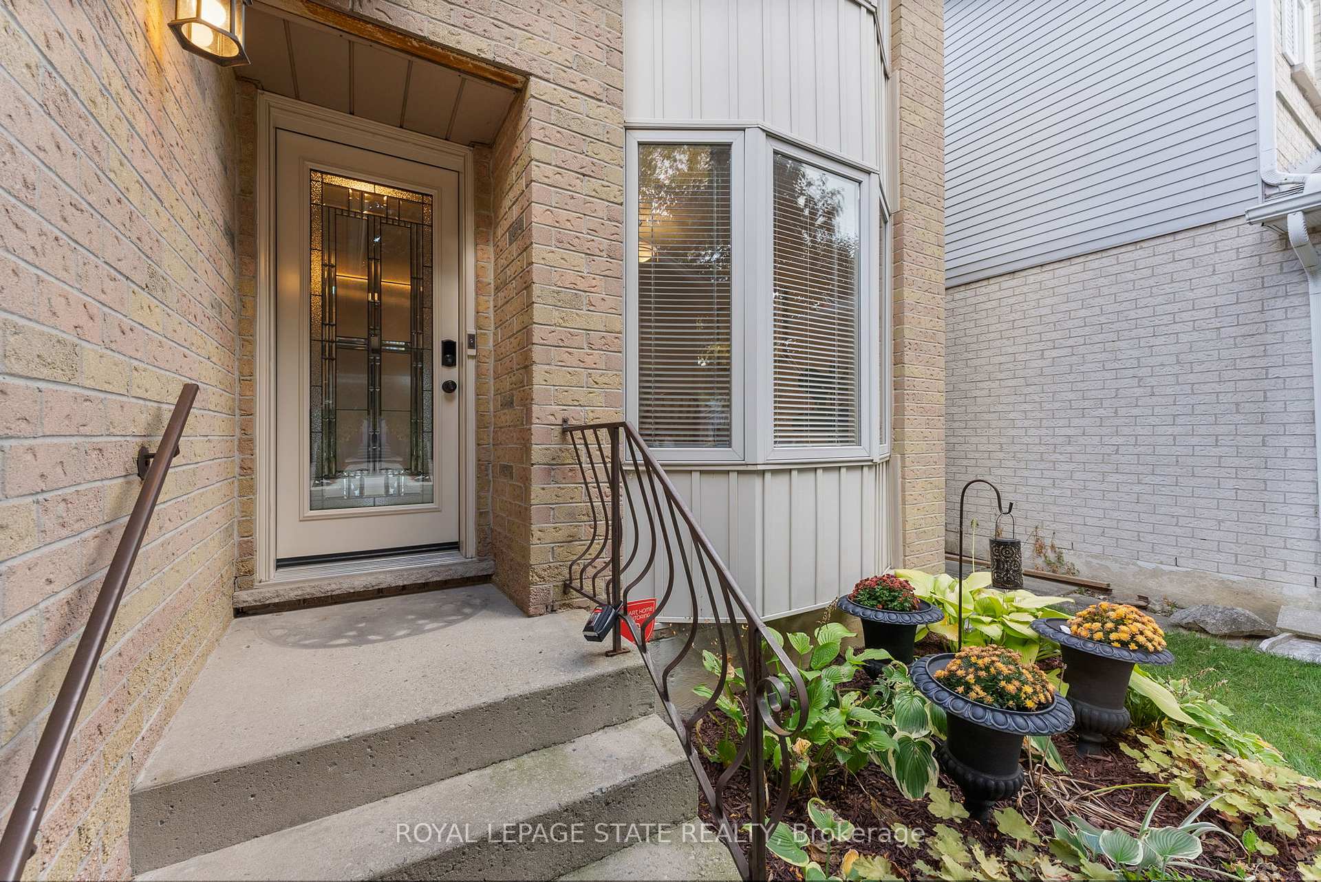 Photo 5 of 126 Charing Drive, Hamilton, Rushdale — HOMEH