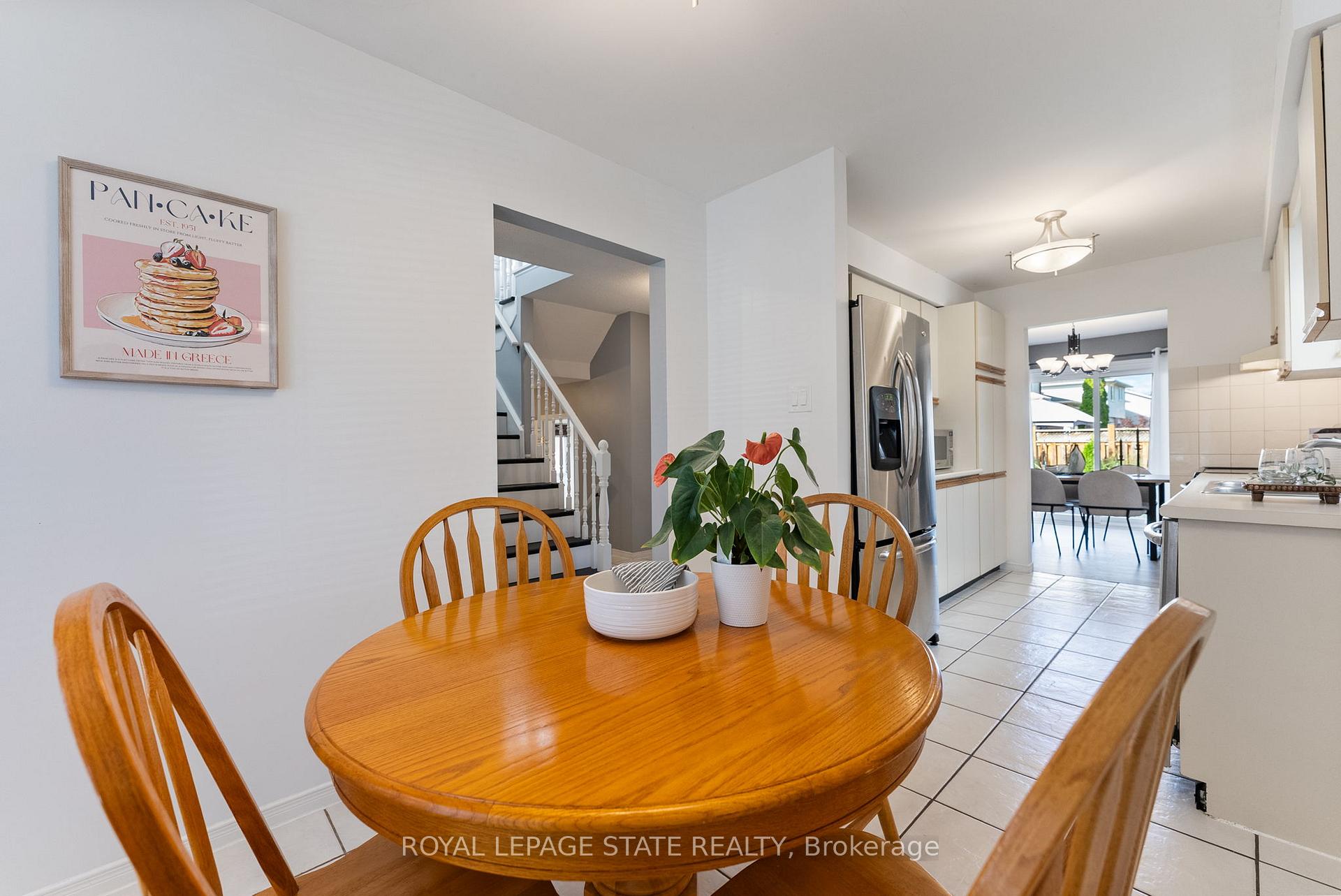 Photo 8 of 126 Charing Drive, Hamilton, Rushdale — HOMEH