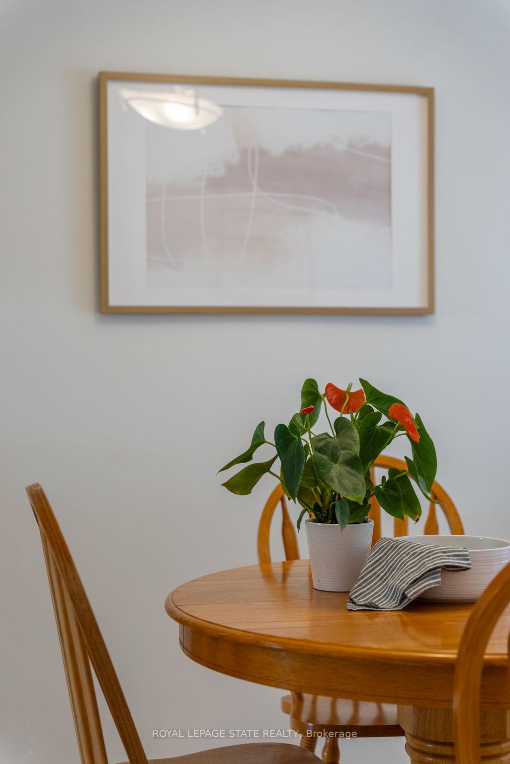 Photo 10 of 126 Charing Drive, Hamilton, Rushdale — HOMEH