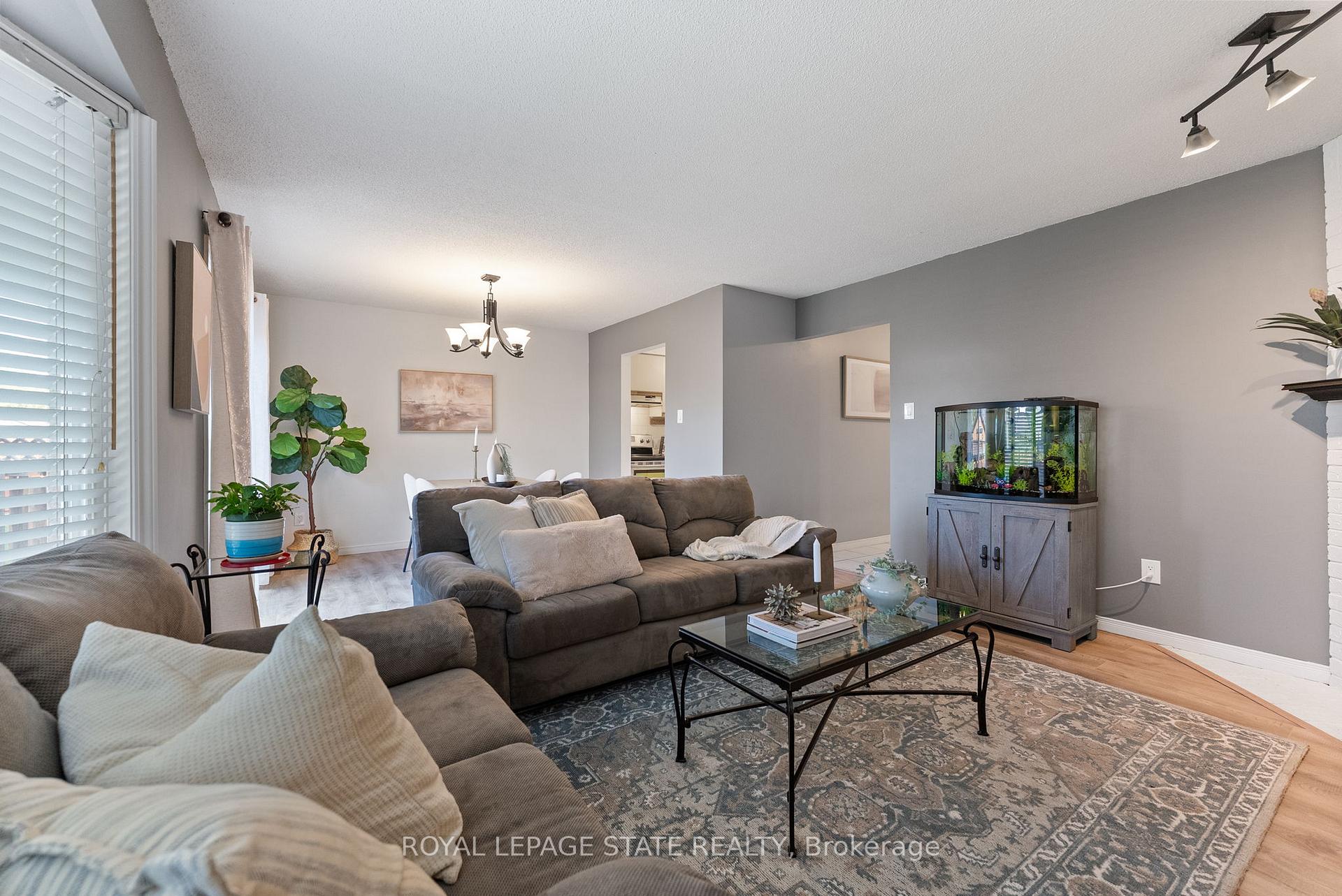 Photo 22 of 126 Charing Drive, Hamilton, Rushdale — HOMEH