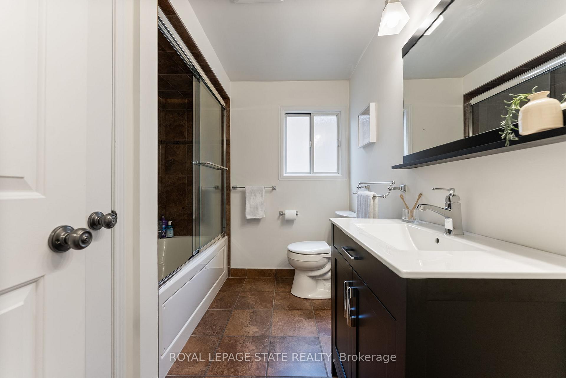 Photo 26 of 126 Charing Drive, Hamilton, Rushdale — HOMEH