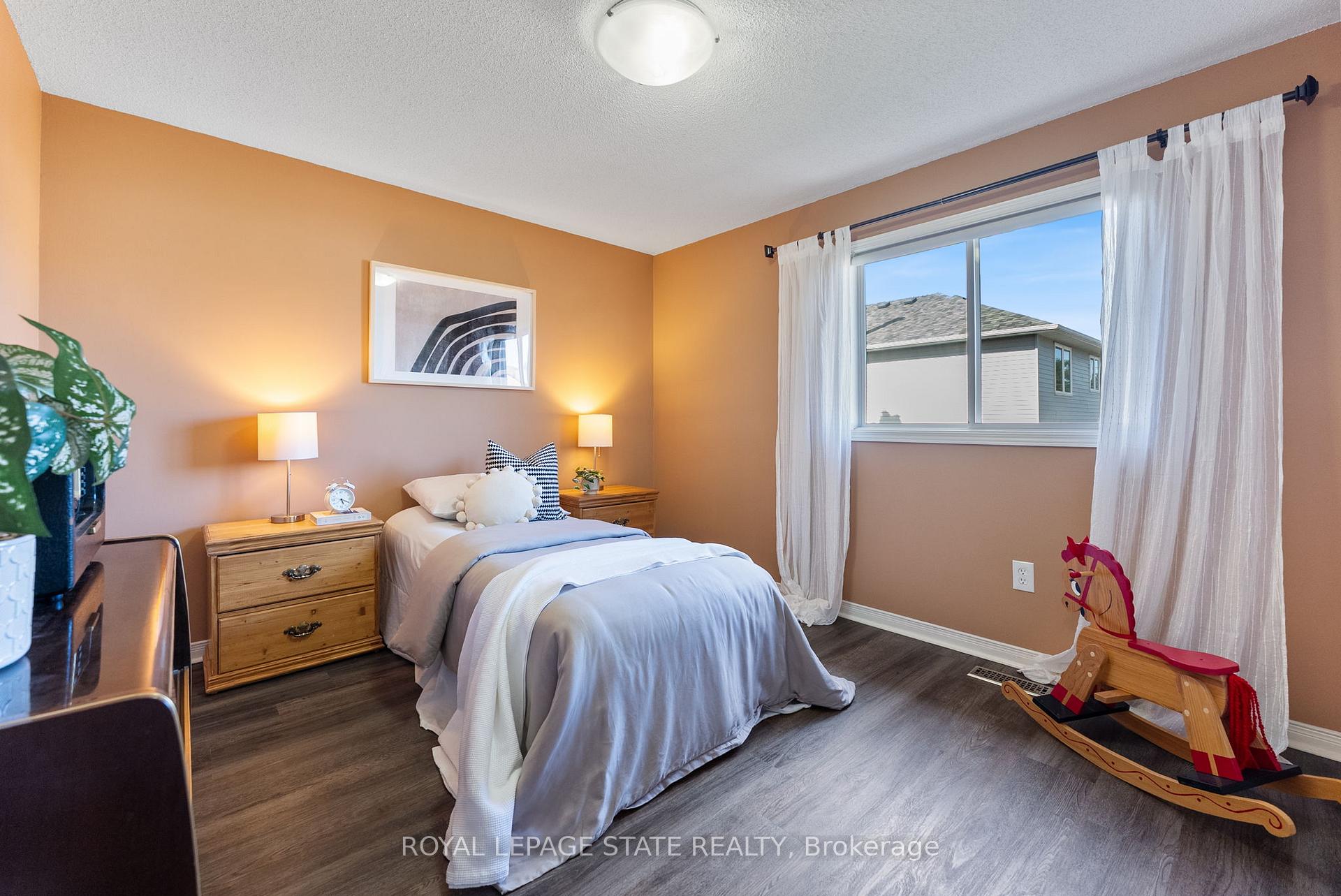 Photo 27 of 126 Charing Drive, Hamilton, Rushdale — HOMEH