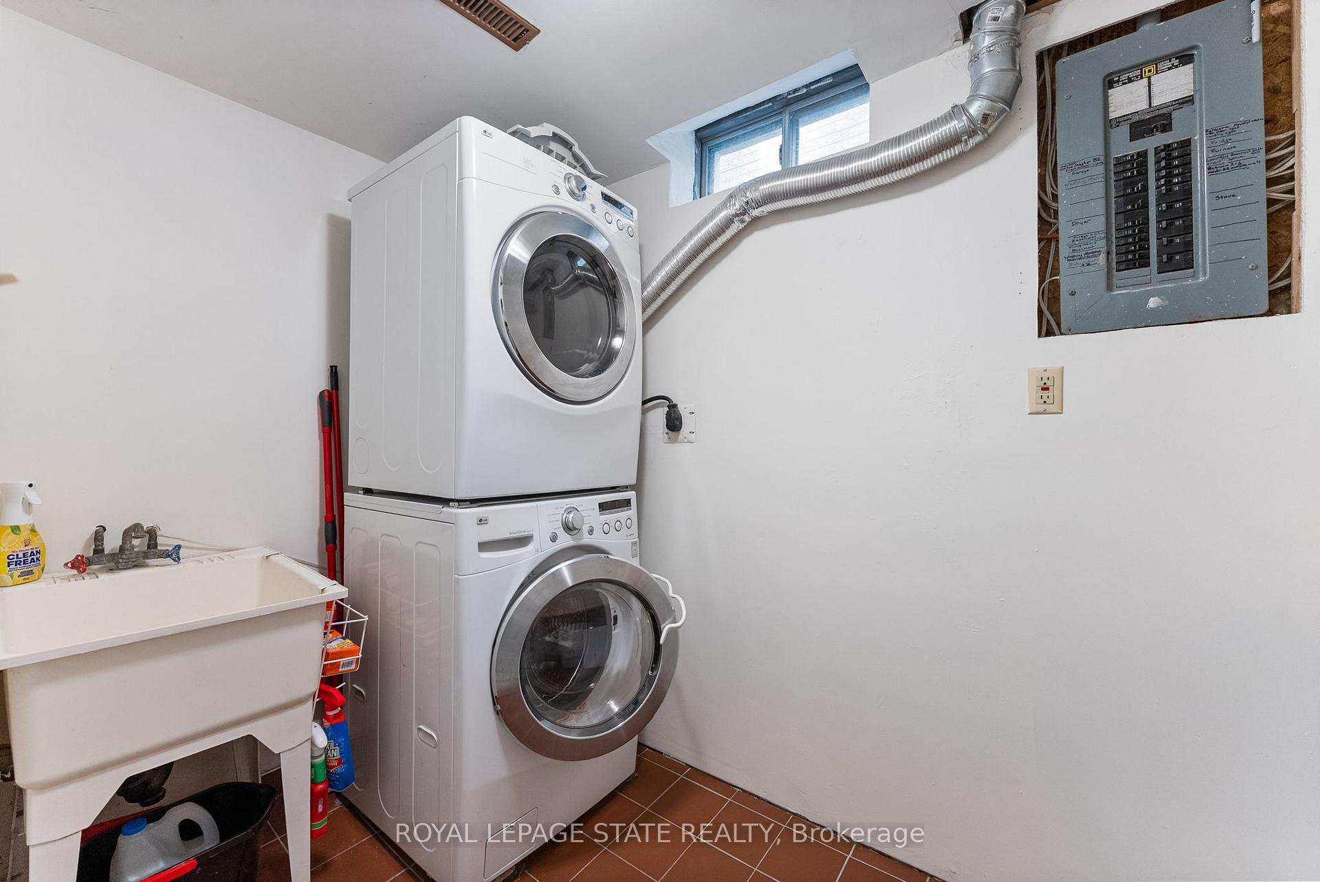 Photo 32 of 126 Charing Drive, Hamilton, Rushdale — HOMEH