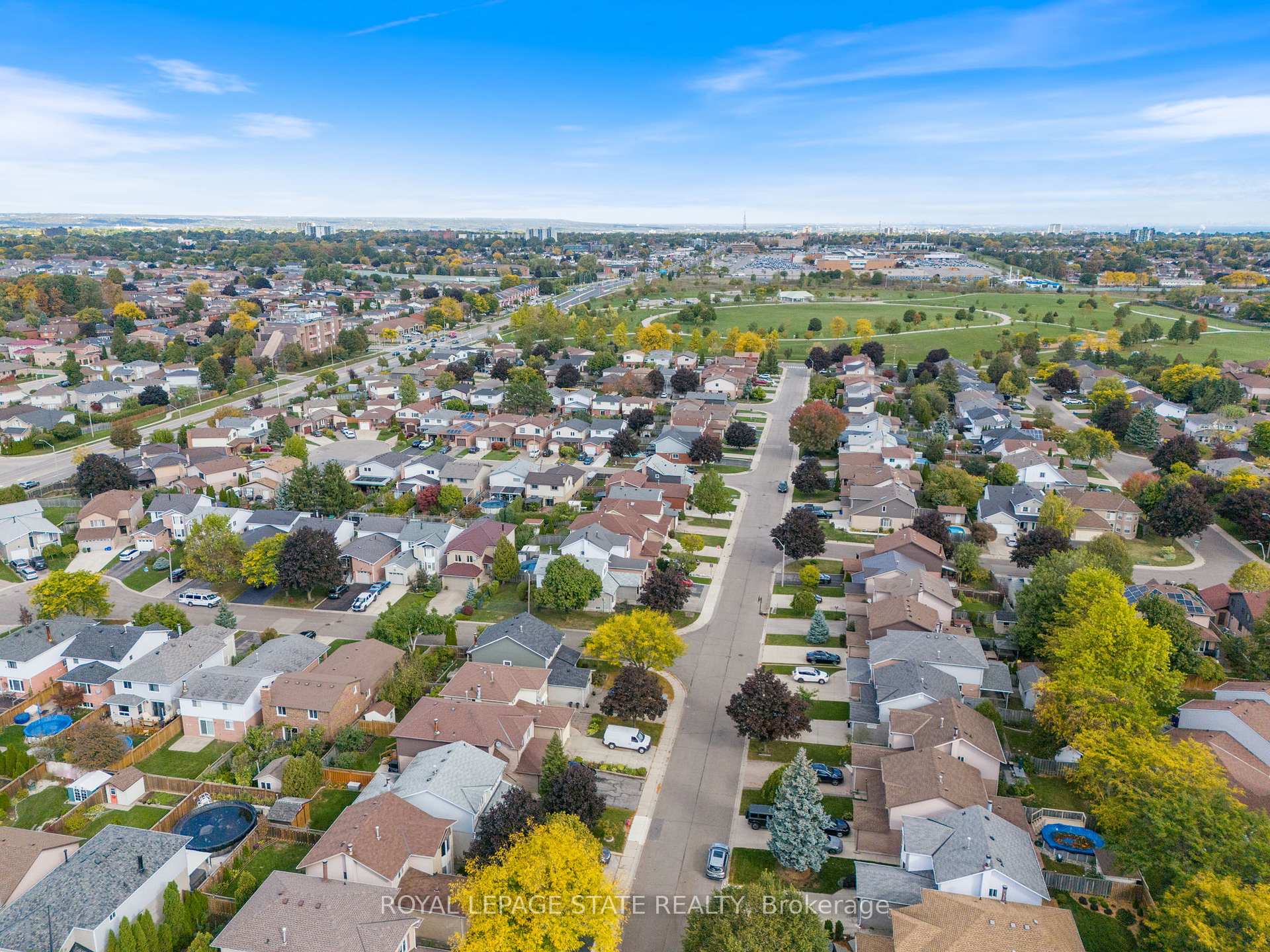 Photo 47 of 126 Charing Drive, Hamilton, Rushdale — HOMEH