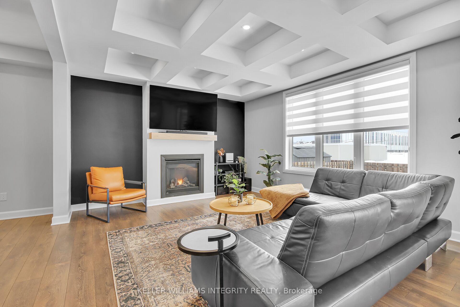Photo 10 of 23 Aura Avenue, Ottawa, Barrhaven - Heritage Park — HOMEH