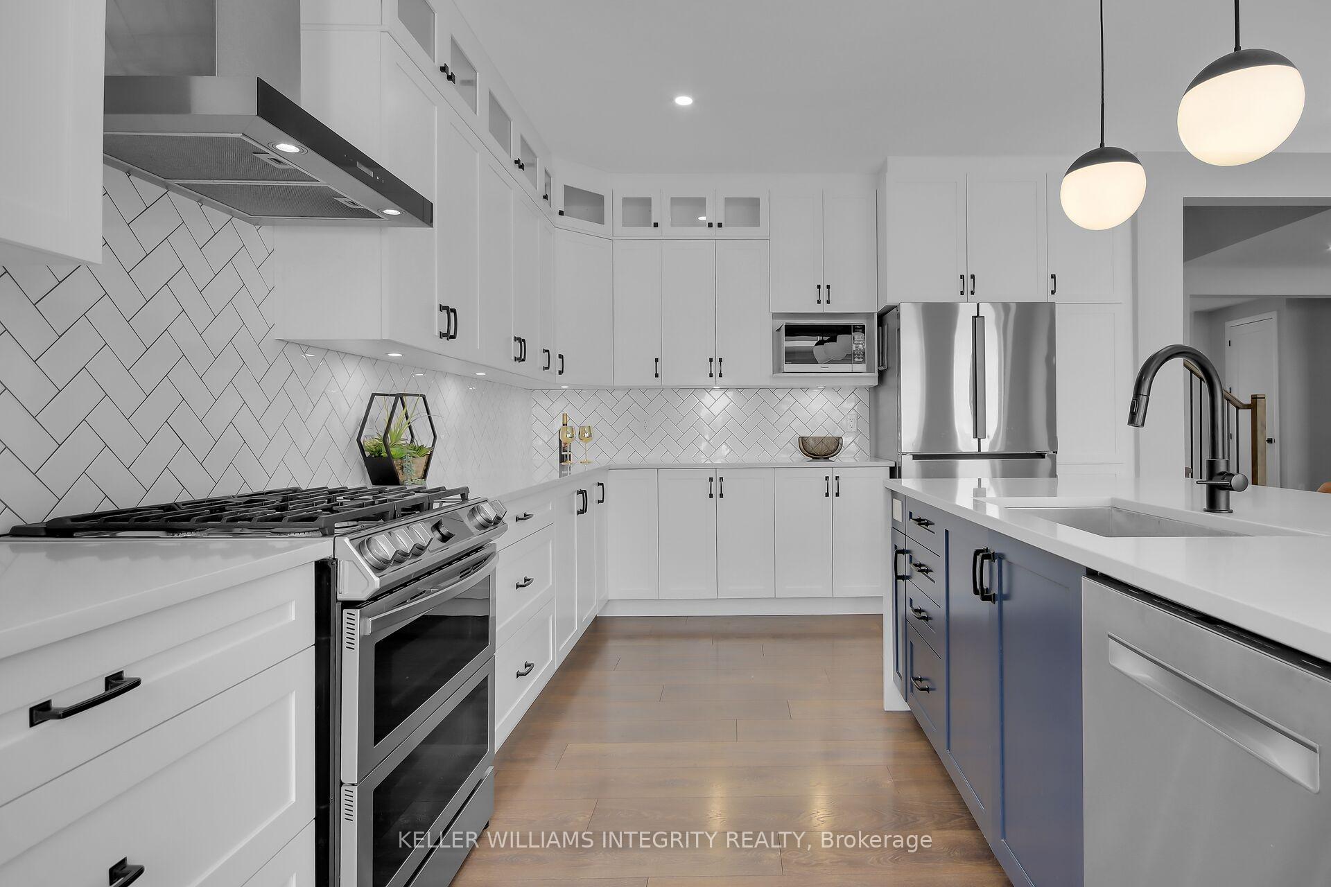 Photo 17 of 23 Aura Avenue, Ottawa, Barrhaven - Heritage Park — HOMEH